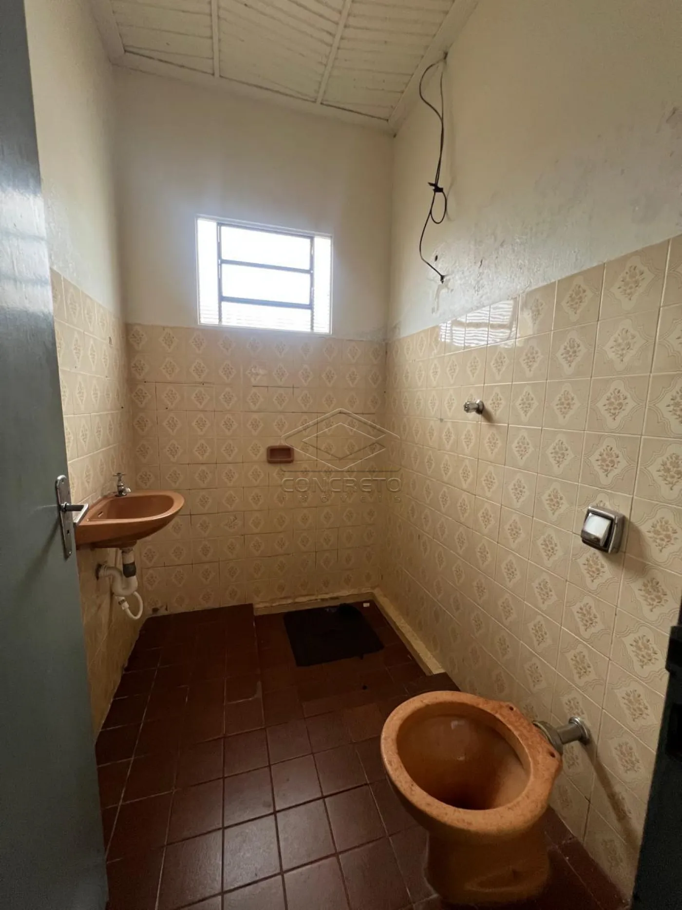 Comprar Casa / Padr&atilde;o em Len&ccedil;&oacute;is Paulista R$ 250.000,00 - Foto 5