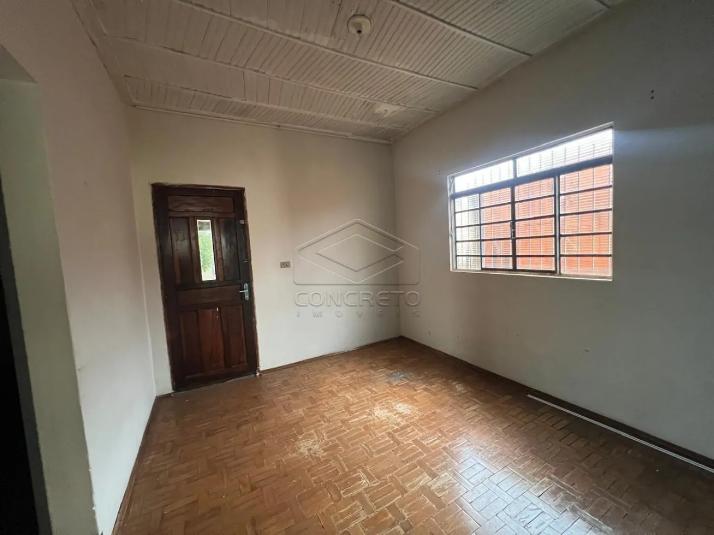 Comprar Casa / Padr&atilde;o em Len&ccedil;&oacute;is Paulista R$ 250.000,00 - Foto 7