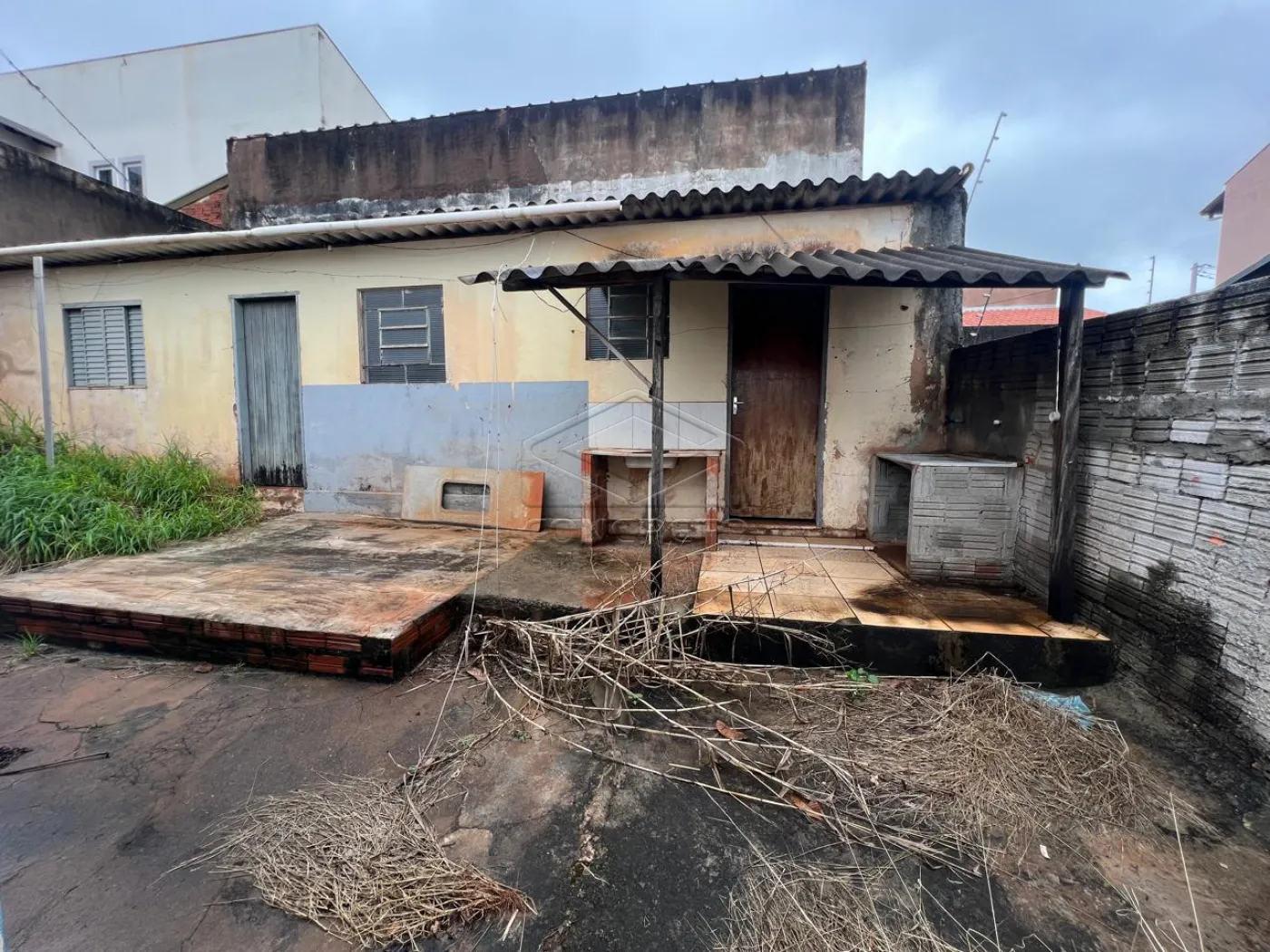 Comprar Casa / Padr&atilde;o em Len&ccedil;&oacute;is Paulista R$ 250.000,00 - Foto 10
