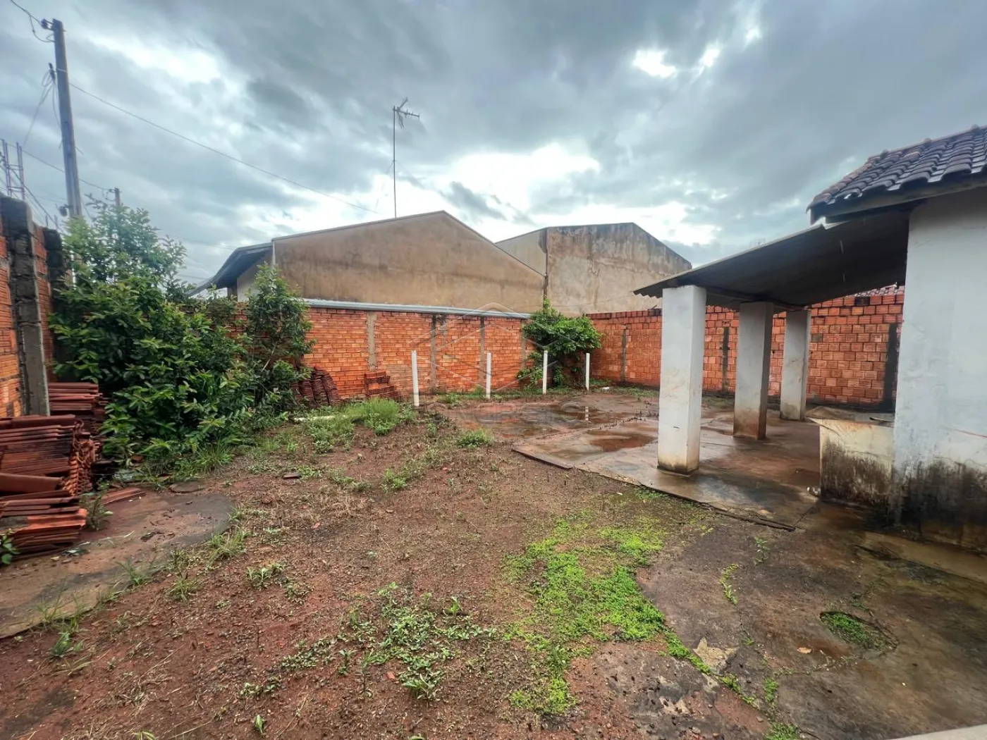 Comprar Casa / Resid&ecirc;ncia em Len&ccedil;&oacute;is Paulista R$ 250.000,00 - Foto 1