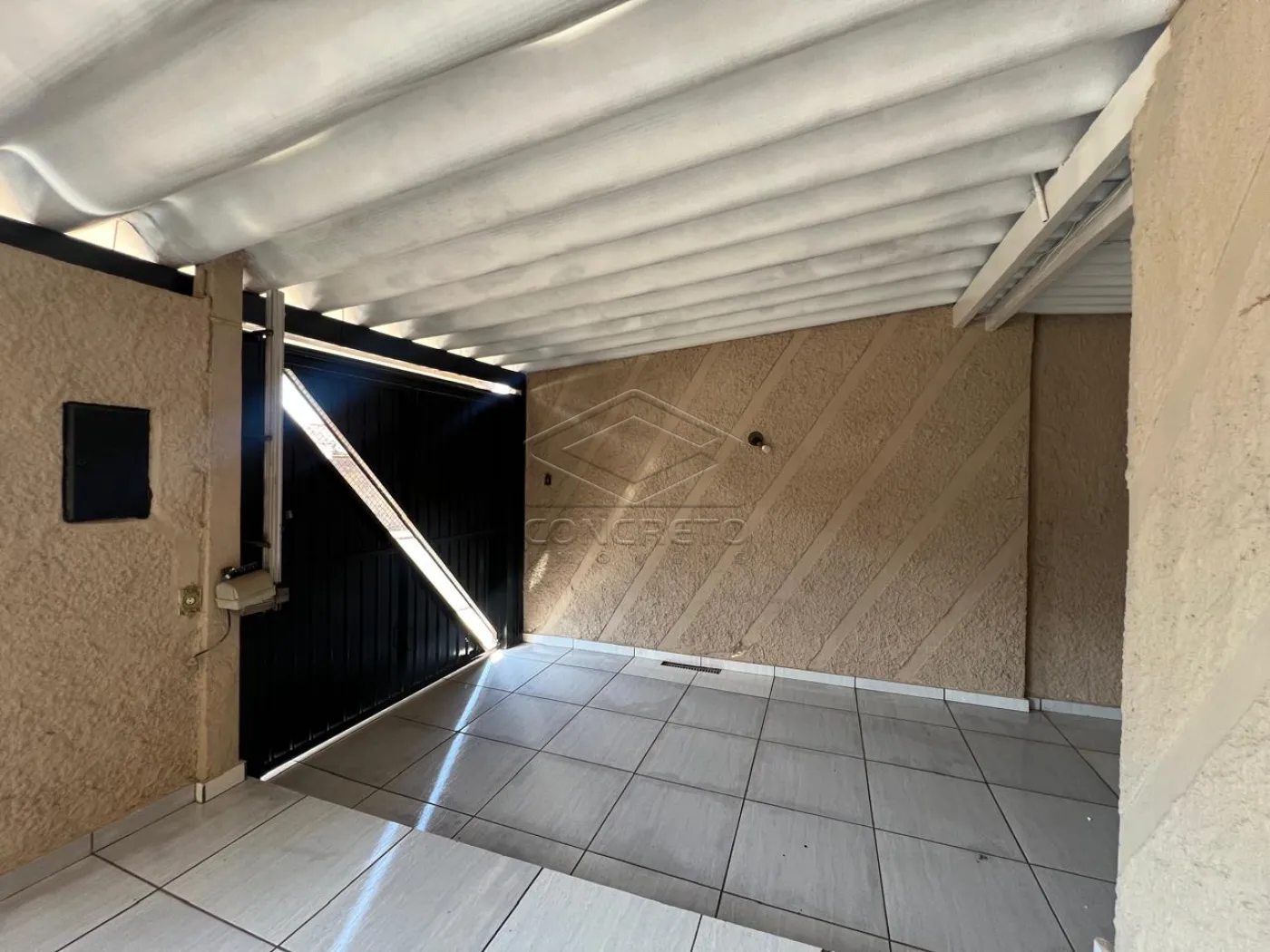 Alugar Casa / Padr&atilde;o em Len&ccedil;&oacute;is Paulista R$ 2.600,00 - Foto 1
