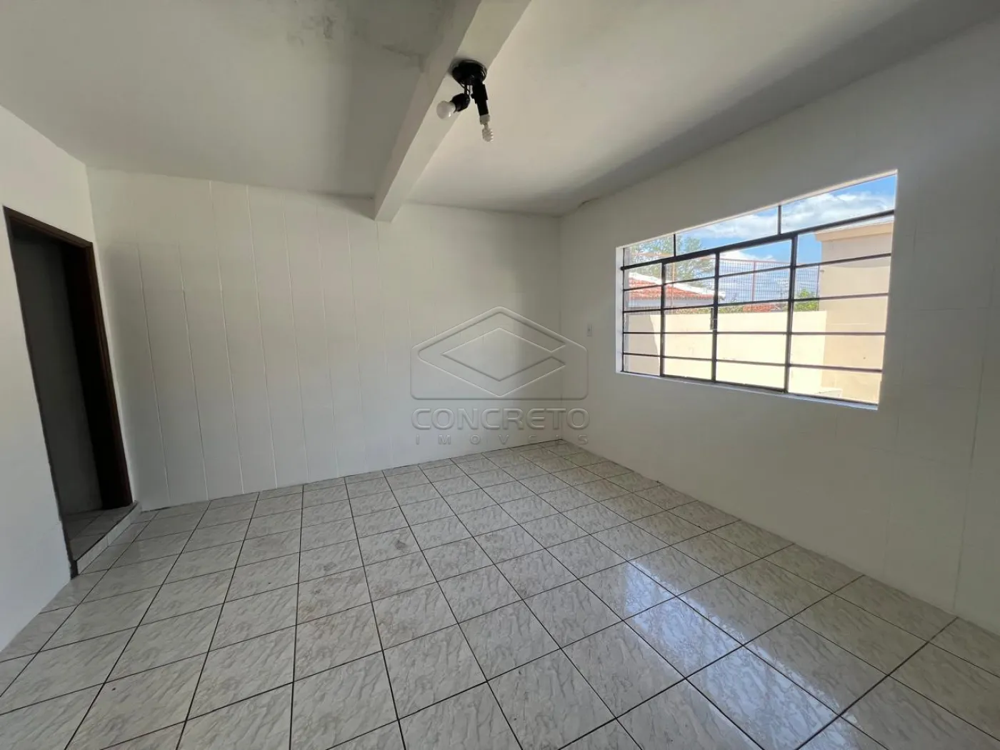 Alugar Casa / Padr&atilde;o em Len&ccedil;&oacute;is Paulista R$ 2.600,00 - Foto 3