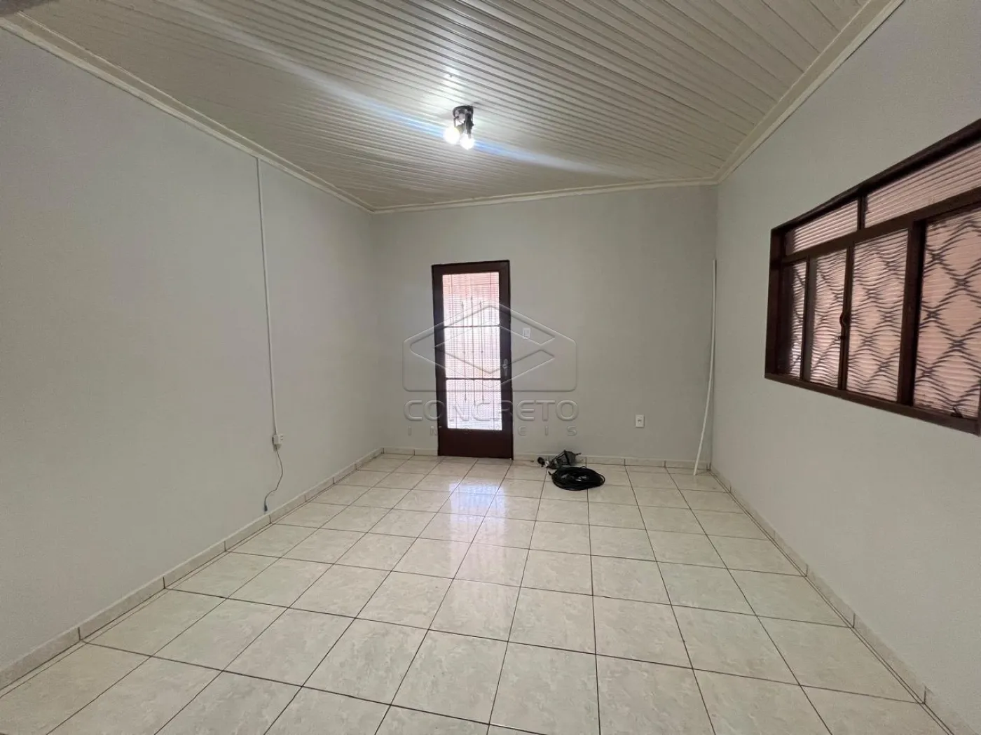 Alugar Casa / Padr&atilde;o em Len&ccedil;&oacute;is Paulista R$ 2.600,00 - Foto 11