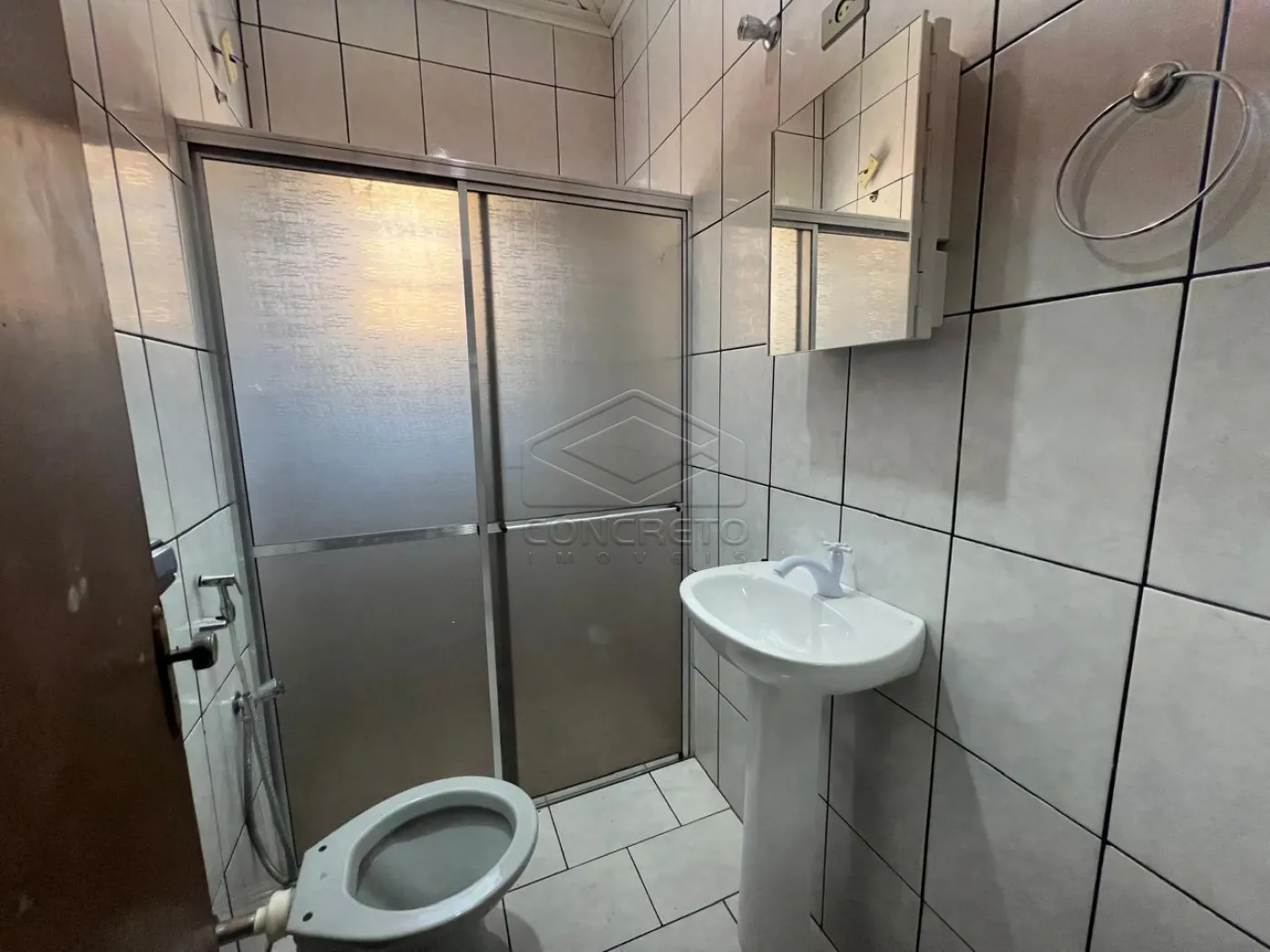 Alugar Casa / Padr&atilde;o em Len&ccedil;&oacute;is Paulista R$ 2.600,00 - Foto 14