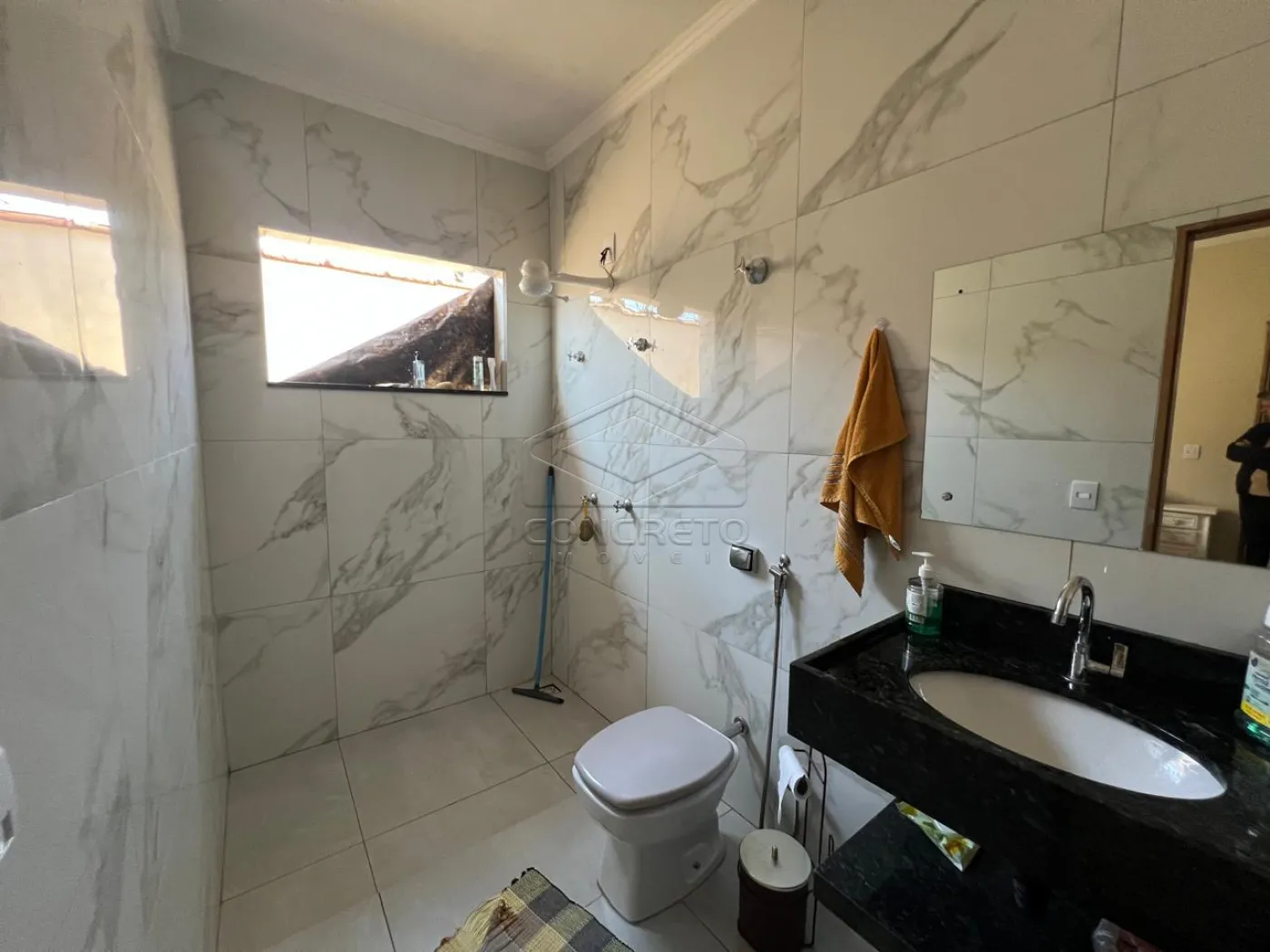 Comprar Casa / Padr&atilde;o em Len&ccedil;&oacute;is Paulista R$ 450.000,00 - Foto 4