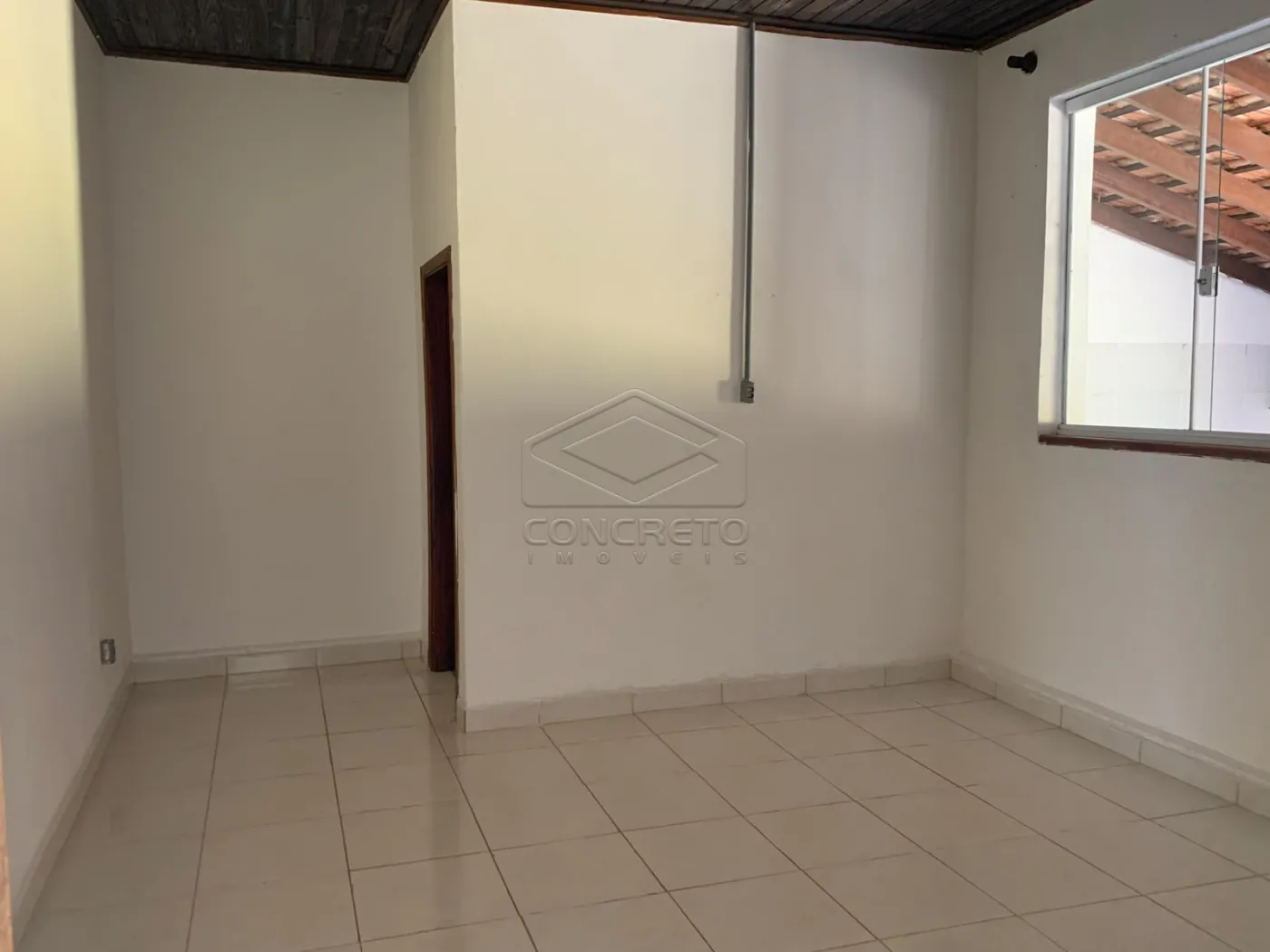 Alugar Casa / Padr&atilde;o em Len&ccedil;&oacute;is Paulista R$ 1.853,00 - Foto 4