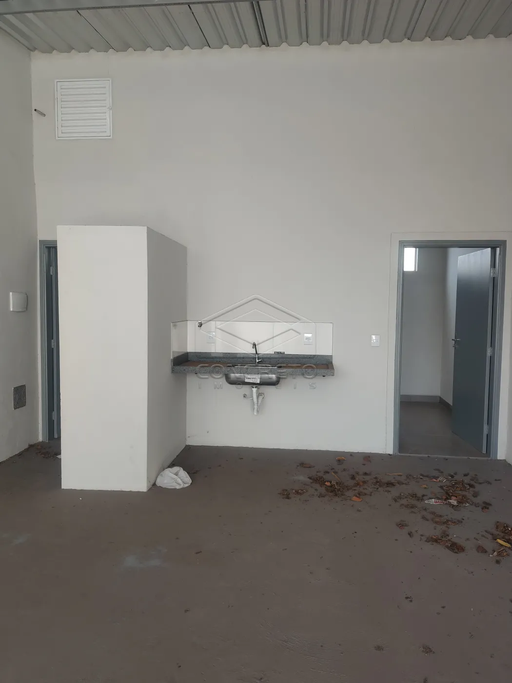 Alugar Comercial / Barrac&atilde;o em Len&ccedil;&oacute;is Paulista R$ 2.500,00 - Foto 1