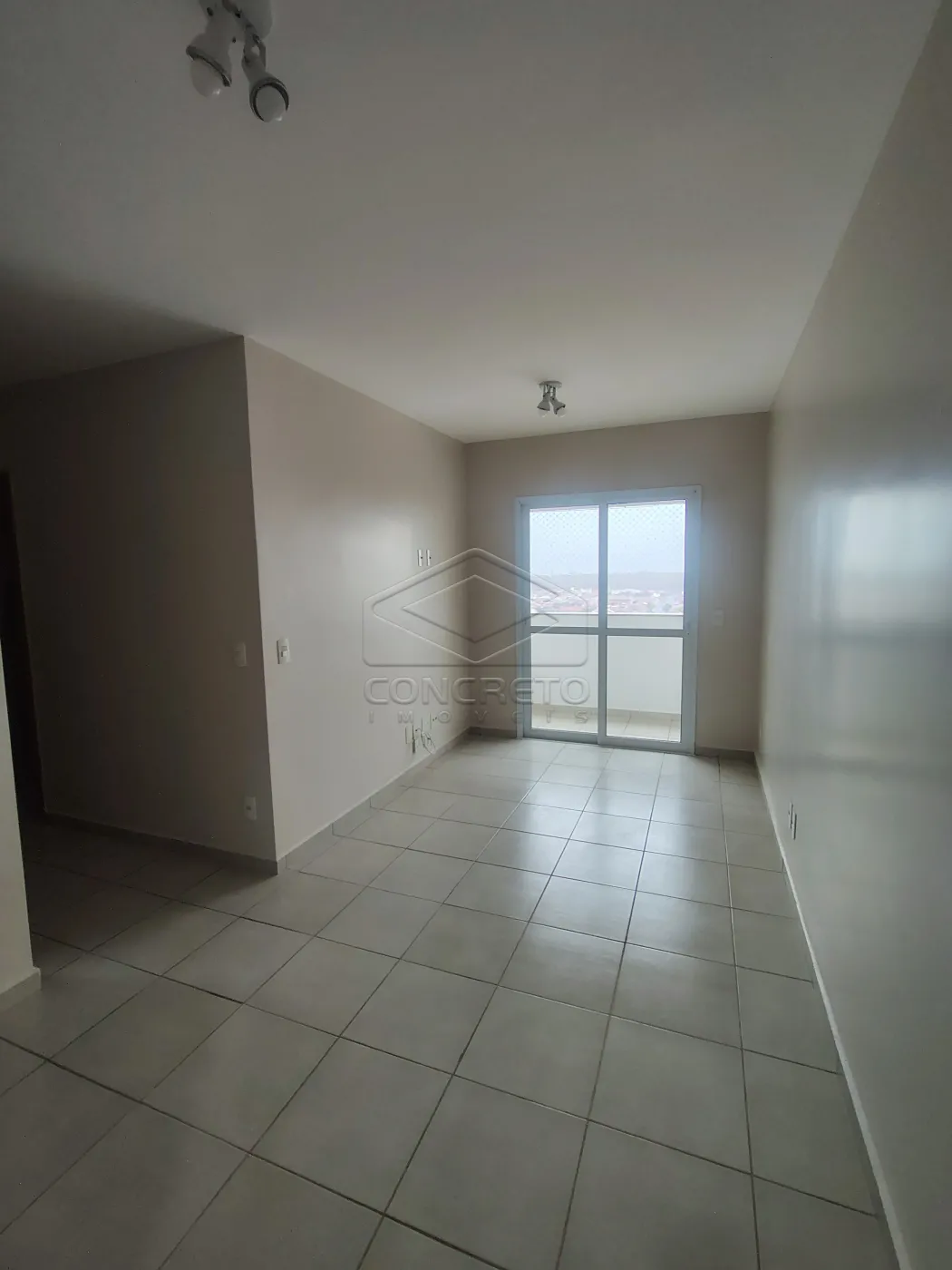 Alugar Apartamento / Padr&atilde;o em Len&ccedil;&oacute;is Paulista R$ 1.800,00 - Foto 2