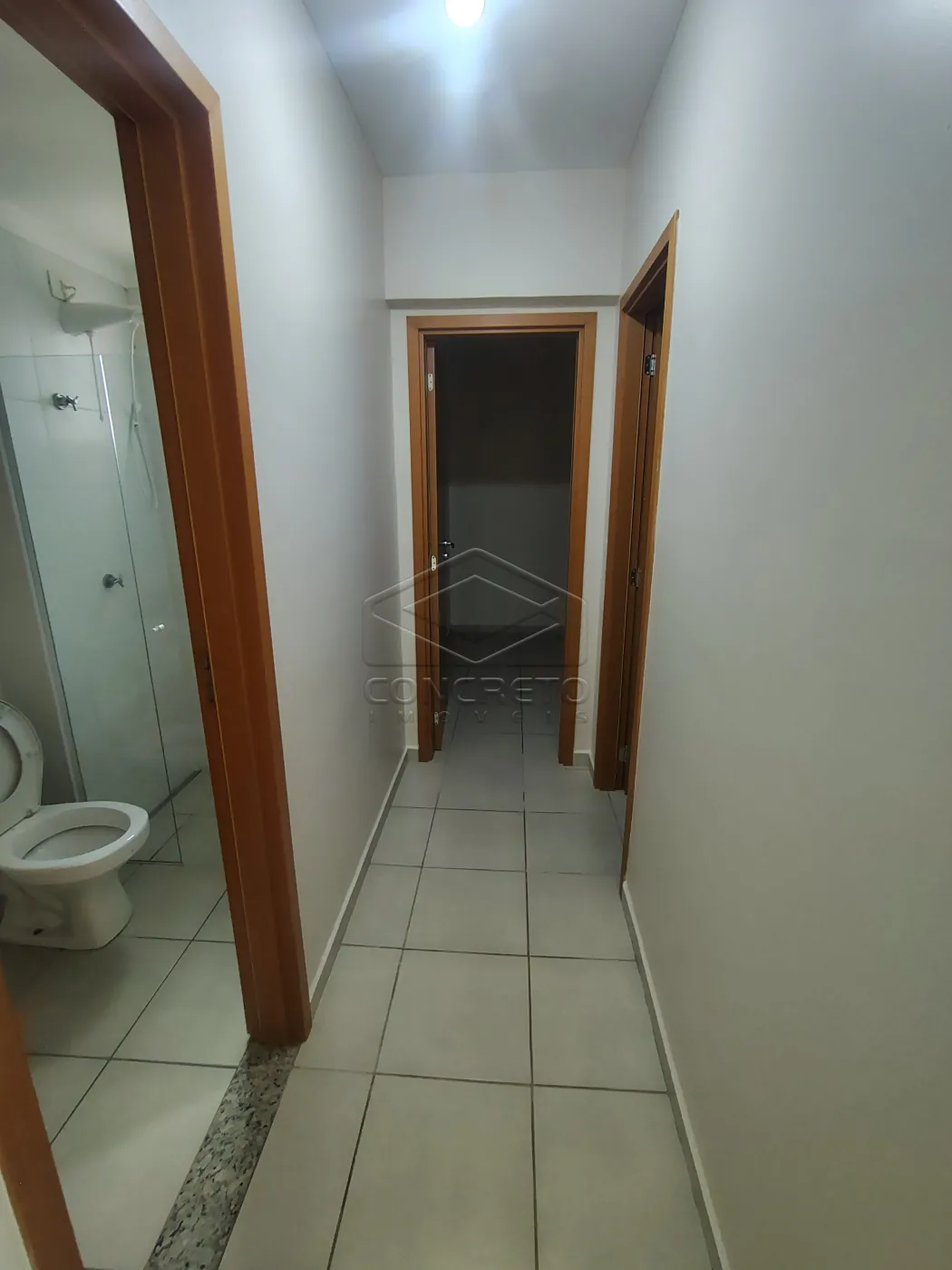 Alugar Apartamento / Padr&atilde;o em Len&ccedil;&oacute;is Paulista R$ 1.800,00 - Foto 4