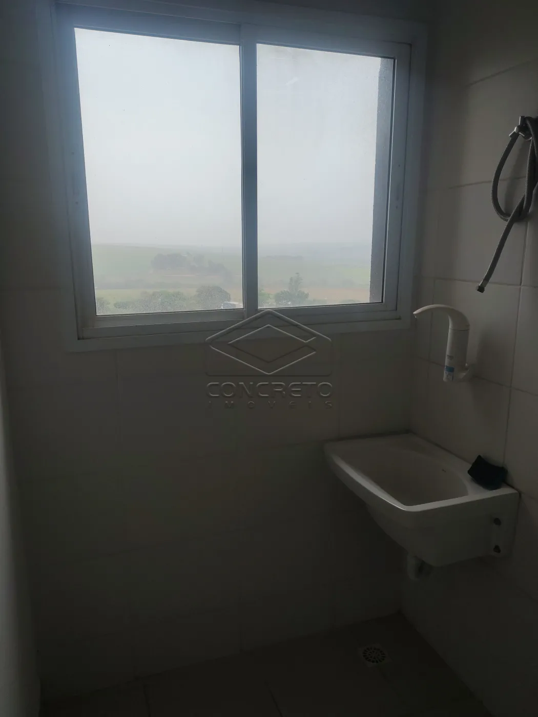 Alugar Apartamento / Padr&atilde;o em Len&ccedil;&oacute;is Paulista R$ 1.800,00 - Foto 2