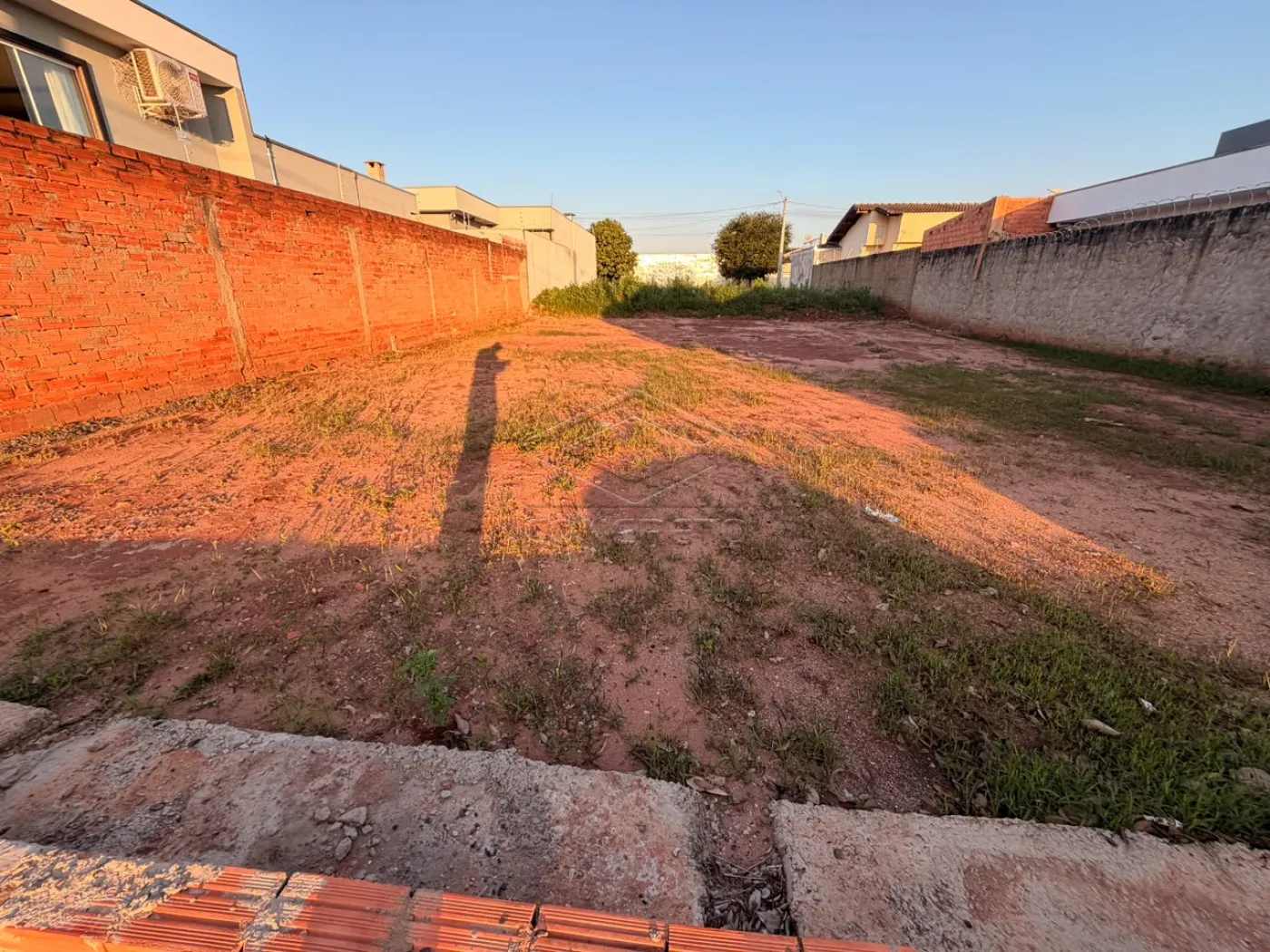 Comprar Terreno / Padr&atilde;o em Len&ccedil;&oacute;is Paulista R$ 190.000,00 - Foto 1