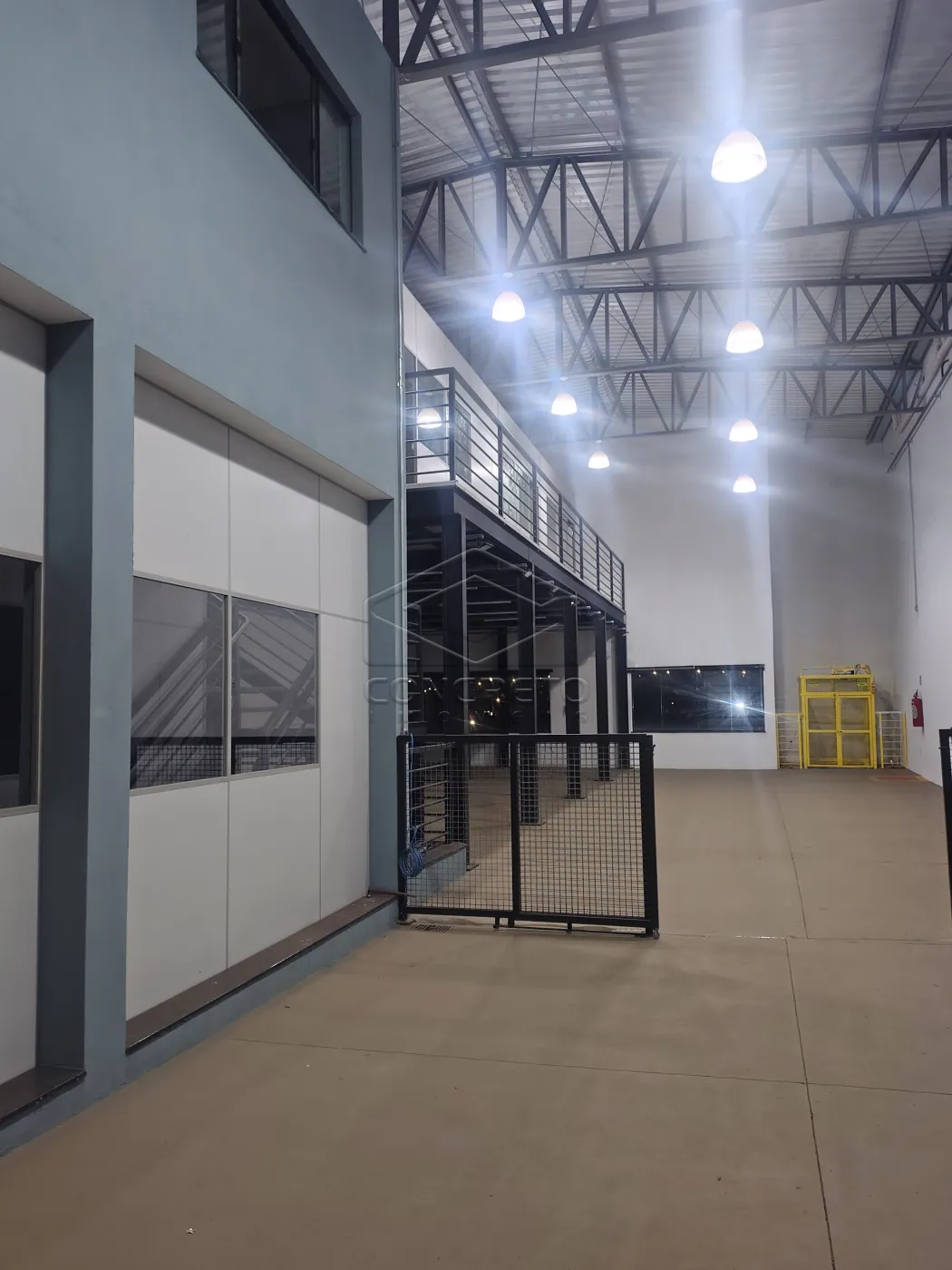 Alugar Comercial / Barrac&atilde;o em Len&ccedil;&oacute;is Paulista R$ 8.500,00 - Foto 1
