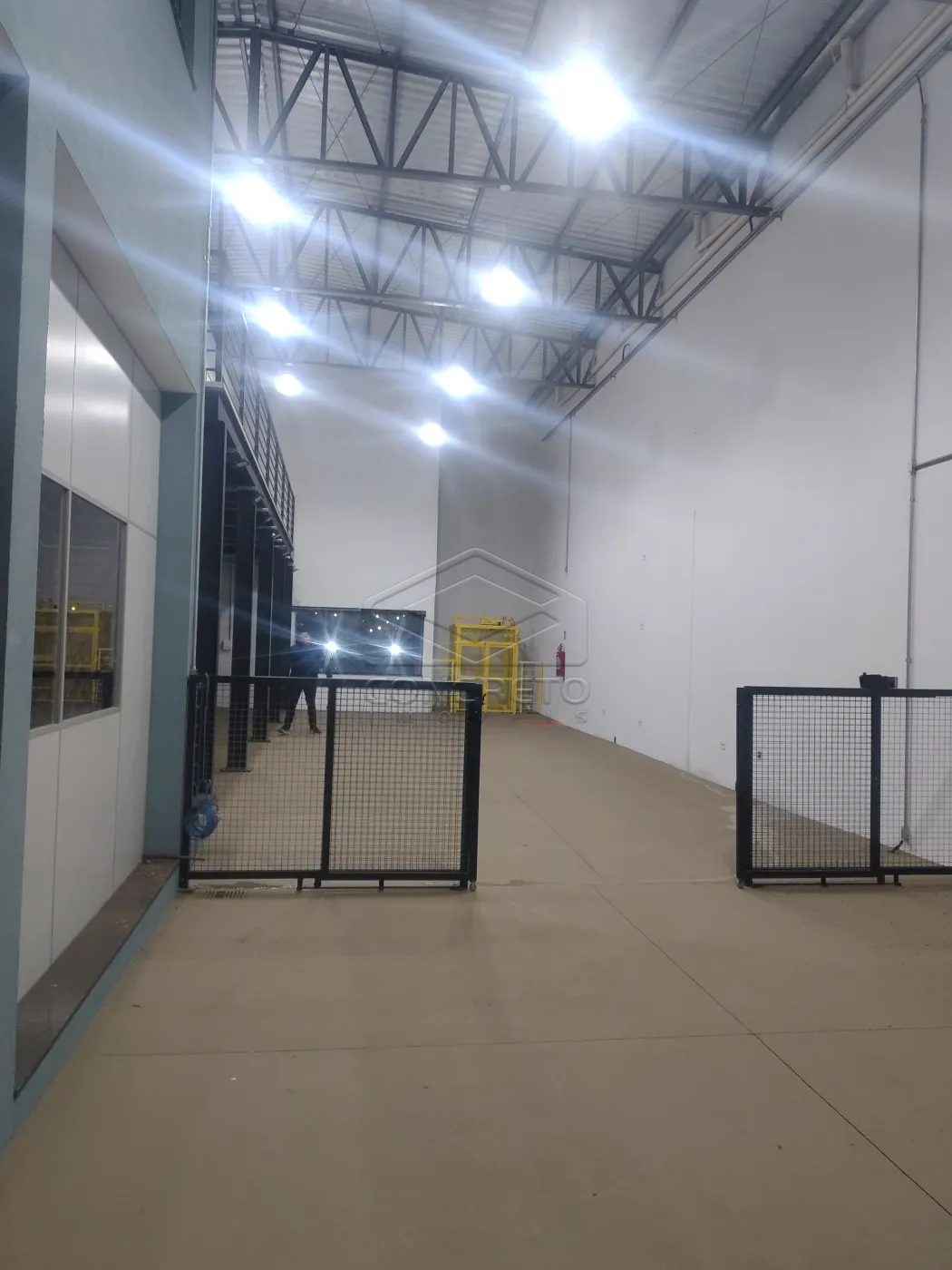 Alugar Comercial / Barrac&atilde;o em Len&ccedil;&oacute;is Paulista R$ 8.500,00 - Foto 19