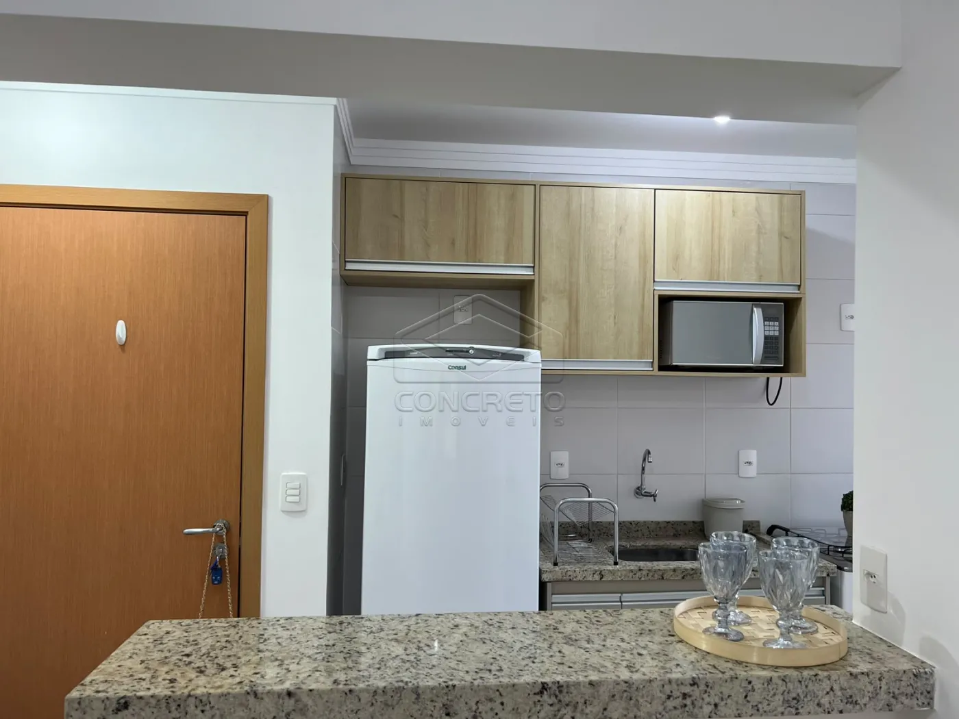 Alugar Apartamento / Padr&atilde;o em Len&ccedil;&oacute;is Paulista R$ 2.100,00 - Foto 2