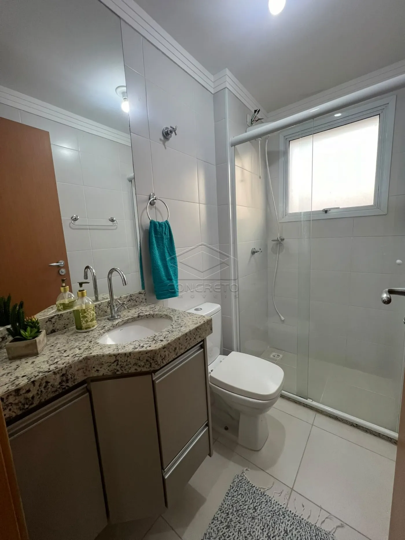 Alugar Apartamento / Padr&atilde;o em Len&ccedil;&oacute;is Paulista R$ 2.100,00 - Foto 16