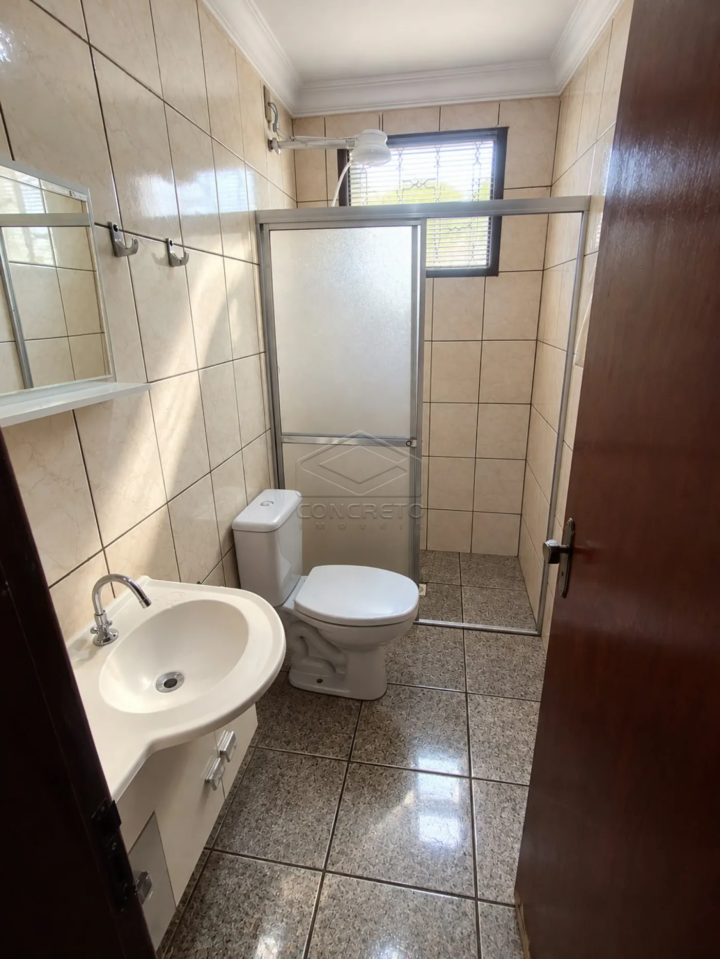 Alugar Casa / Padr&atilde;o em Len&ccedil;&oacute;is Paulista R$ 2.500,00 - Foto 9