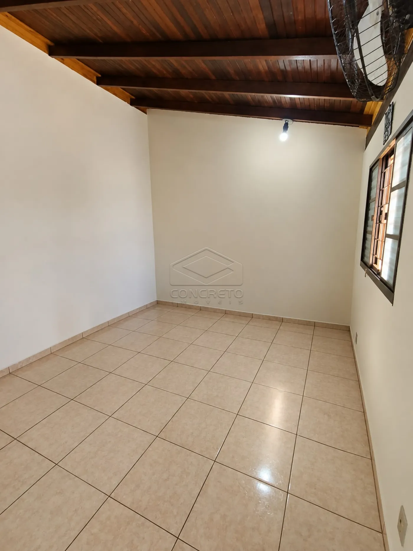 Alugar Casa / Padr&atilde;o em Len&ccedil;&oacute;is Paulista R$ 2.500,00 - Foto 12