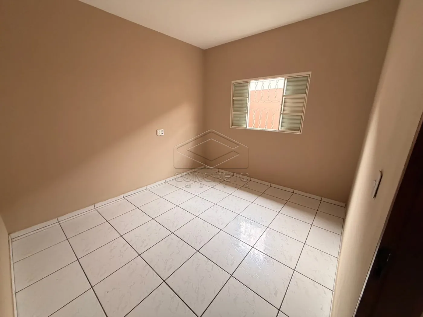 Comprar Casa / Padr&atilde;o em Len&ccedil;&oacute;is Paulista R$ 380.000,00 - Foto 6