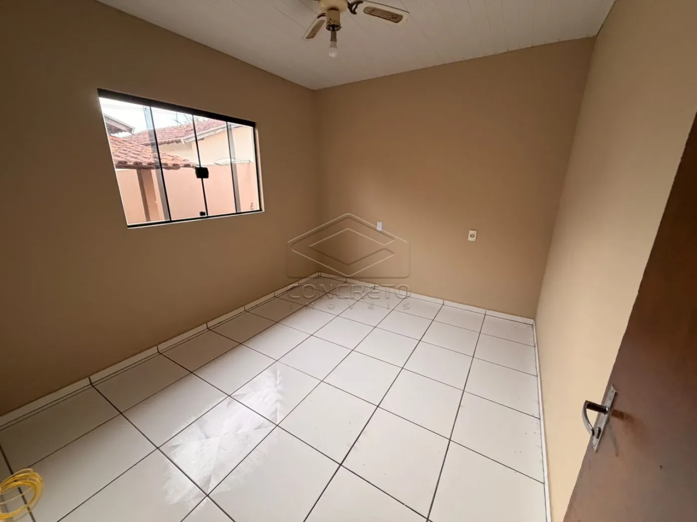 Comprar Casa / Padr&atilde;o em Len&ccedil;&oacute;is Paulista R$ 380.000,00 - Foto 9