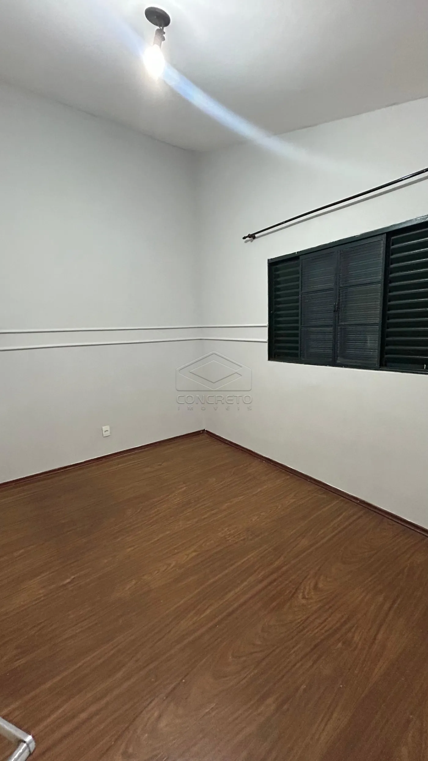 Comprar Casa / Sobrado em Len&ccedil;&oacute;is Paulista R$ 370.000,00 - Foto 5
