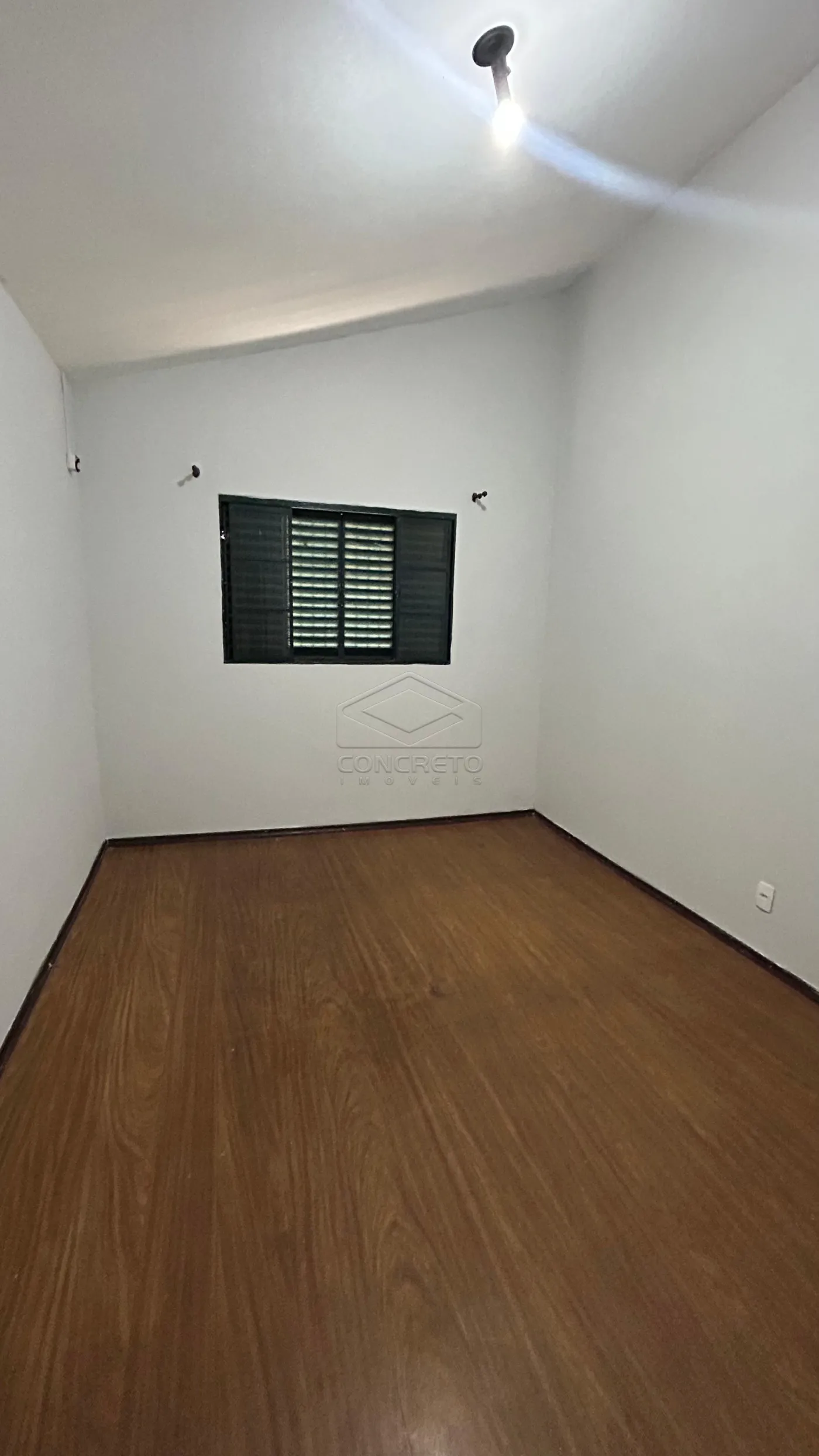 Comprar Casa / Sobrado em Len&ccedil;&oacute;is Paulista R$ 370.000,00 - Foto 6