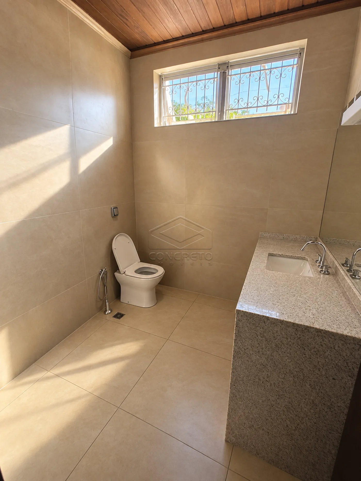 Alugar Casa / Sobrado em Len&ccedil;&oacute;is Paulista R$ 6.000,00 - Foto 5