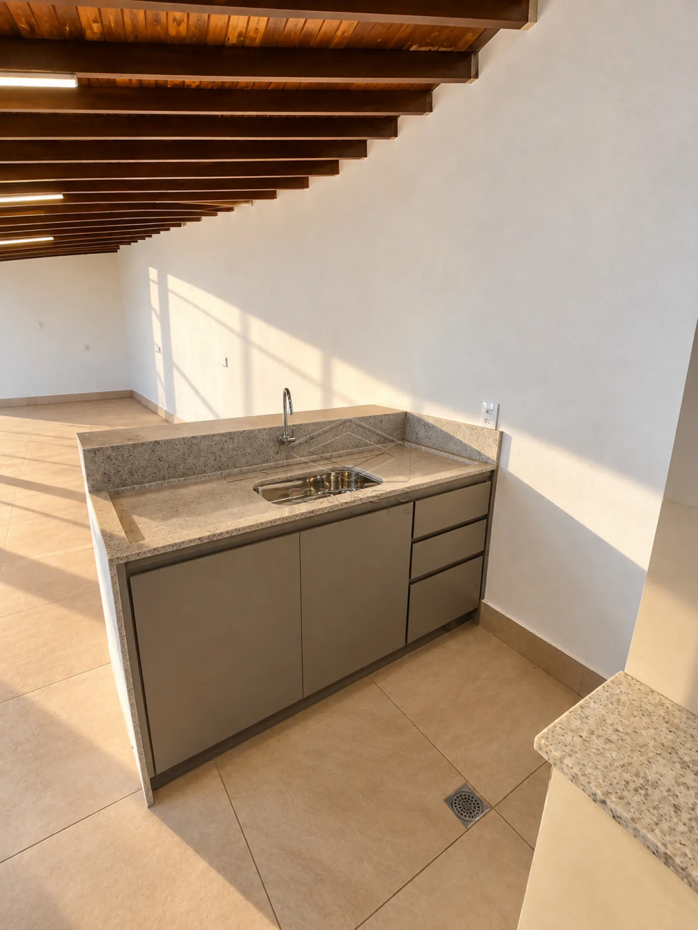 Alugar Casa / Sobrado em Len&ccedil;&oacute;is Paulista R$ 6.000,00 - Foto 12