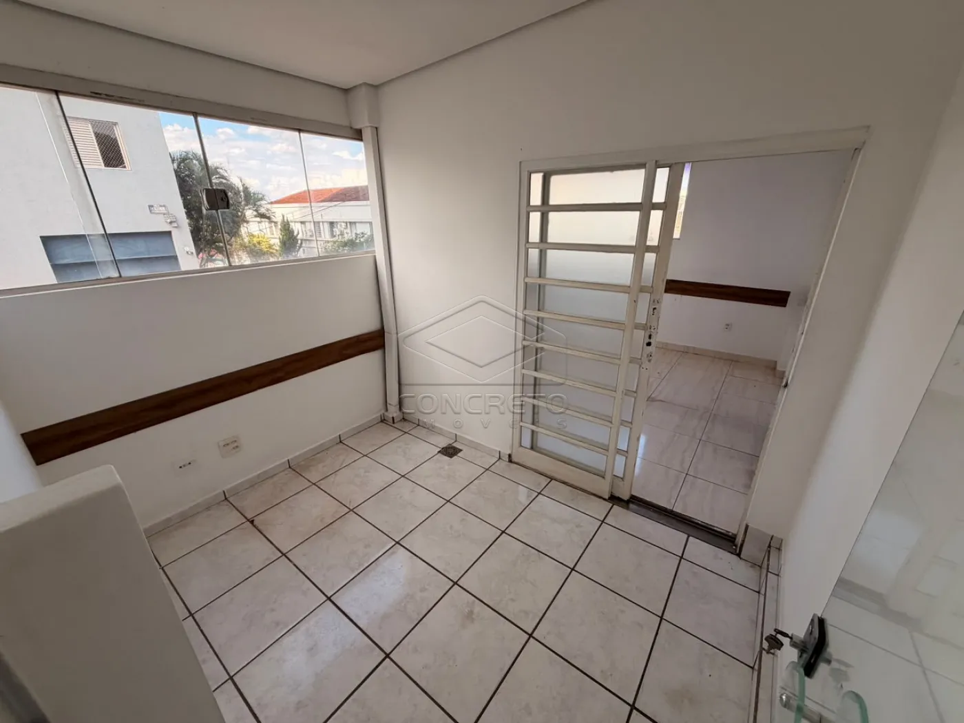 Alugar Comercial / Pr&eacute;dio Comercial em Len&ccedil;&oacute;is Paulista R$ 5.500,00 - Foto 4