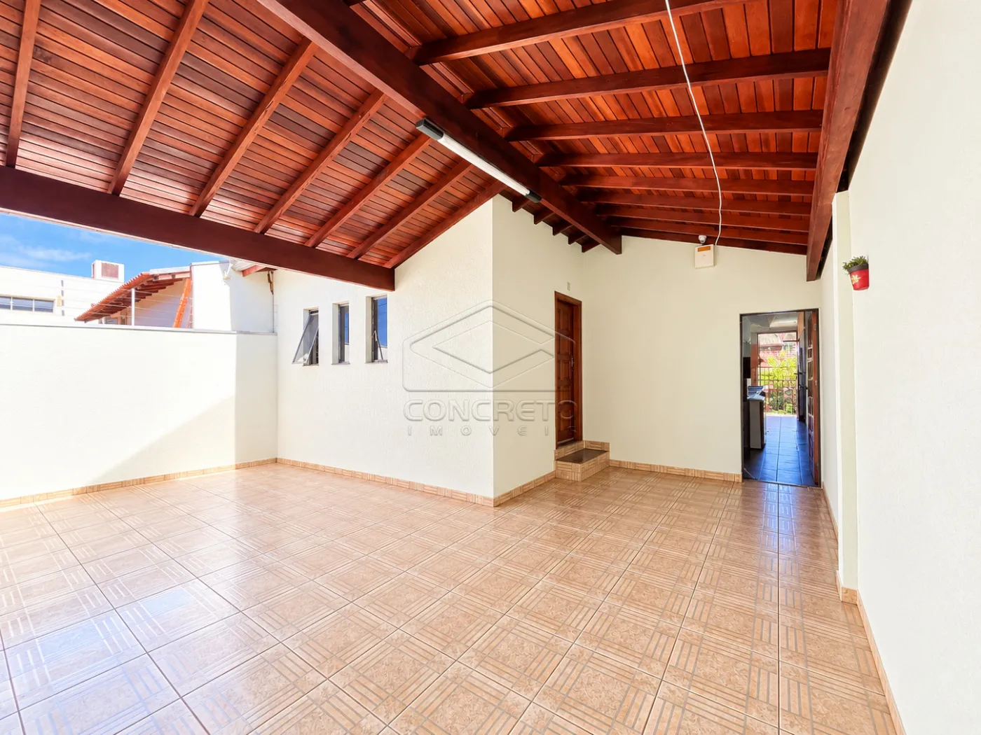 Comprar Casa / Padr&atilde;o em Len&ccedil;&oacute;is Paulista R$ 370.000,00 - Foto 1