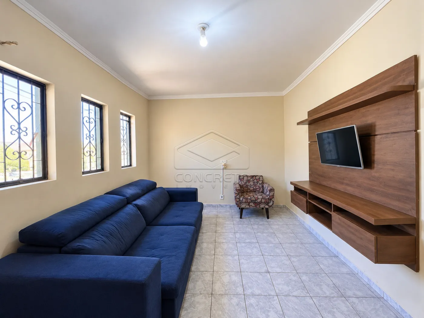 Comprar Casa / Padr&atilde;o em Len&ccedil;&oacute;is Paulista R$ 370.000,00 - Foto 2