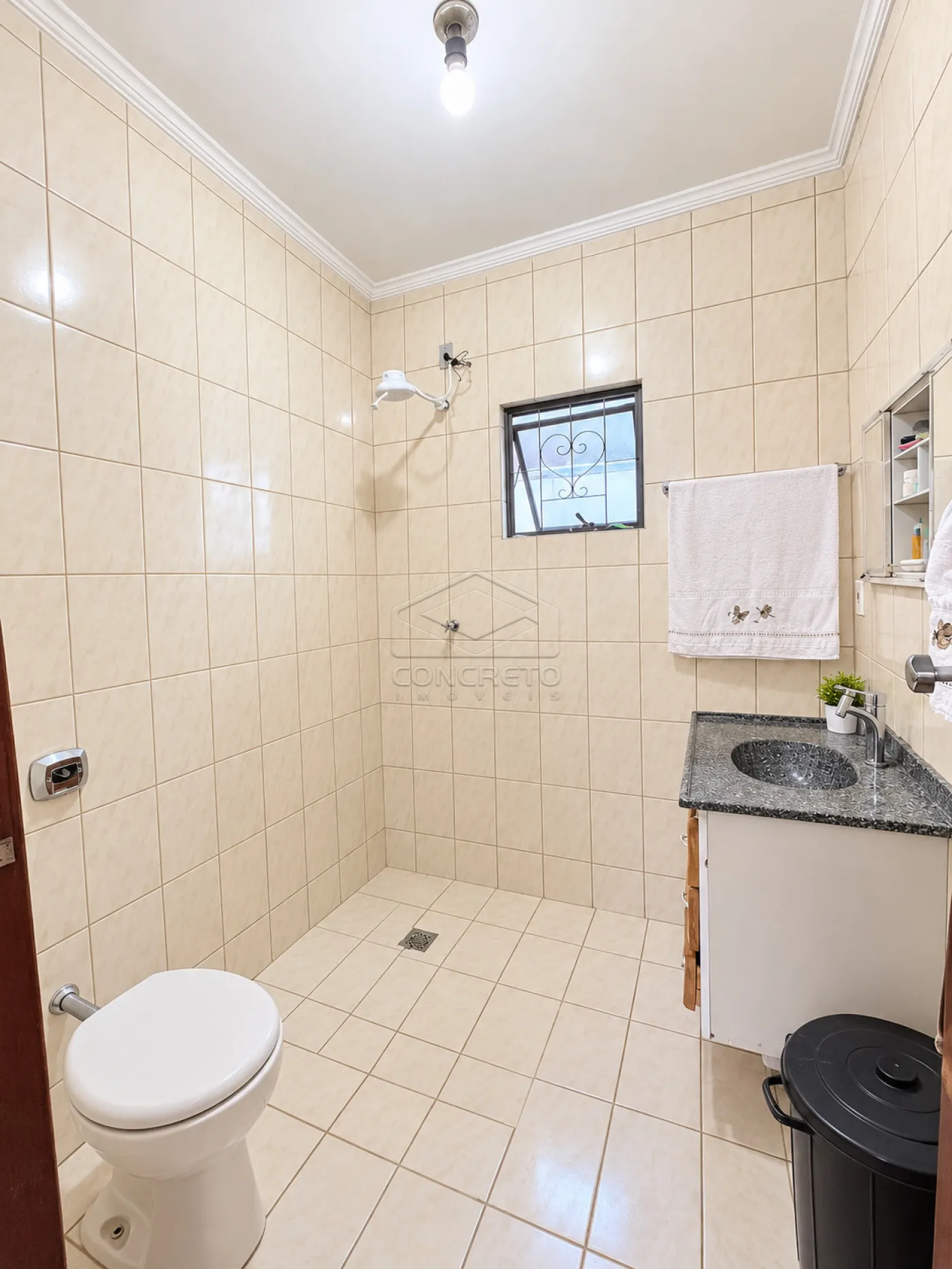 Comprar Casa / Padr&atilde;o em Len&ccedil;&oacute;is Paulista R$ 370.000,00 - Foto 7
