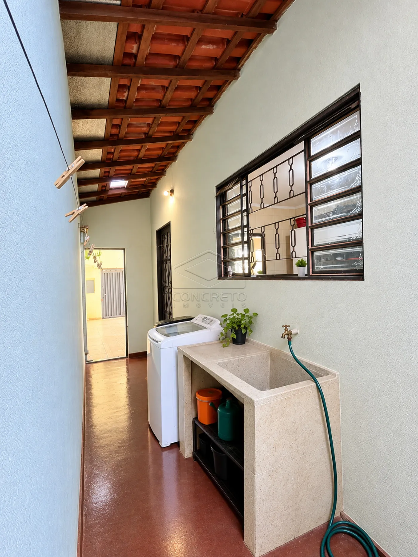 Comprar Casa / Padr&atilde;o em Len&ccedil;&oacute;is Paulista R$ 370.000,00 - Foto 11
