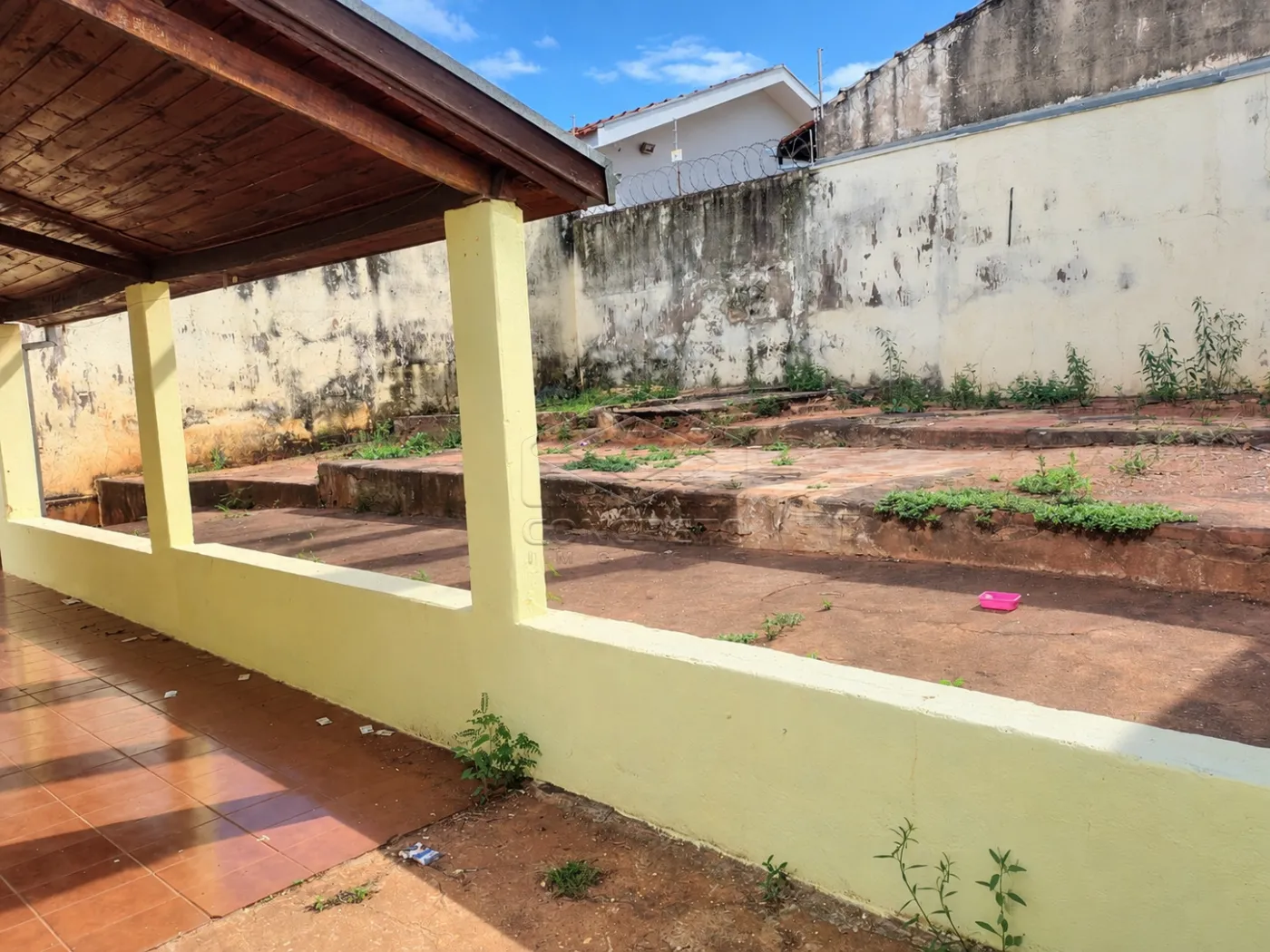 Alugar Casa / Padr&atilde;o em Len&ccedil;&oacute;is Paulista R$ 1.800,00 - Foto 1