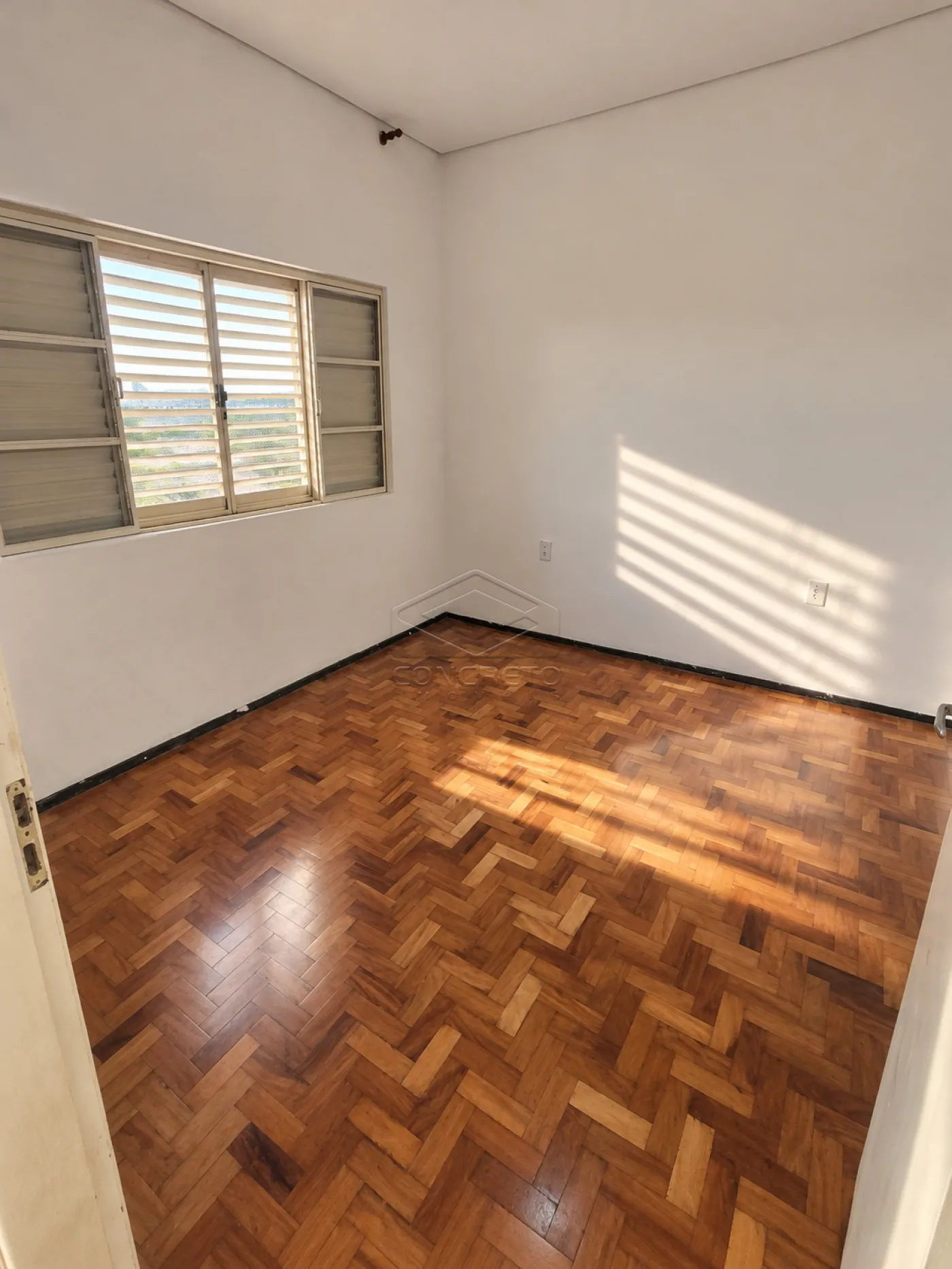 Alugar Casa / Padr&atilde;o em Len&ccedil;&oacute;is Paulista R$ 1.800,00 - Foto 7