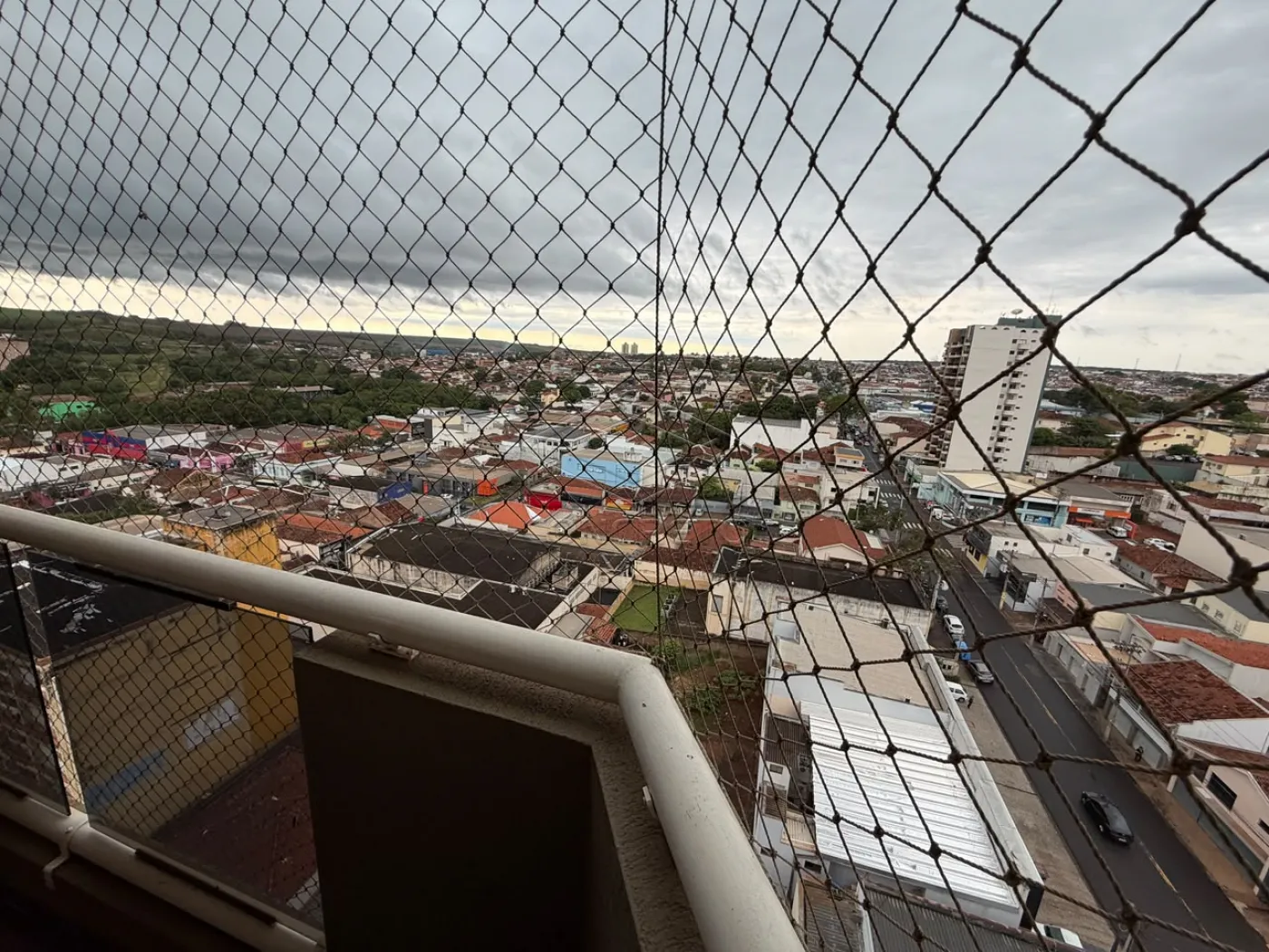 Comprar Apartamento / Padr&atilde;o em Len&ccedil;&oacute;is Paulista R$ 550.000,00 - Foto 3