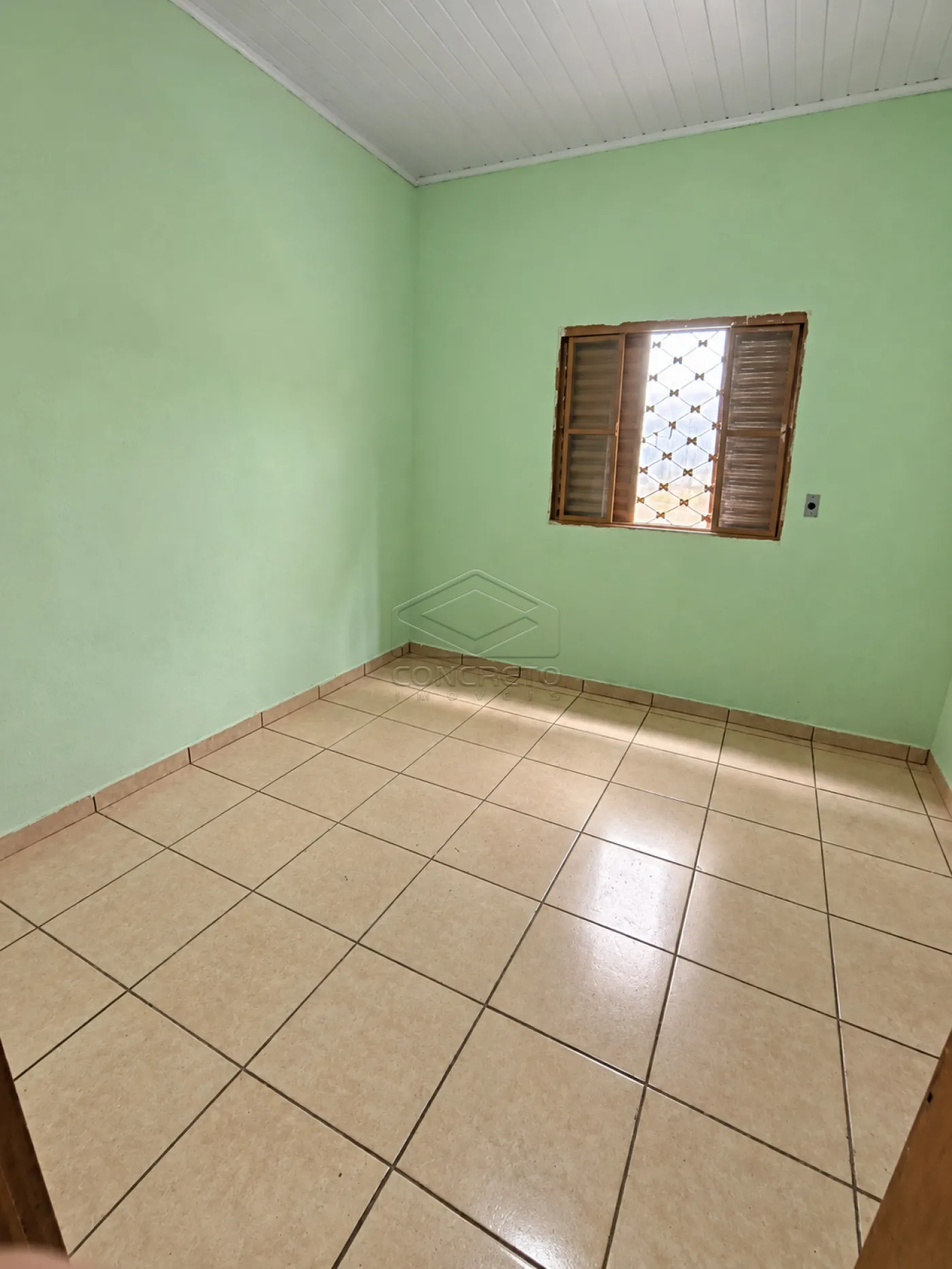 Alugar Casa / Padr&atilde;o em Len&ccedil;&oacute;is Paulista R$ 1.500,00 - Foto 3
