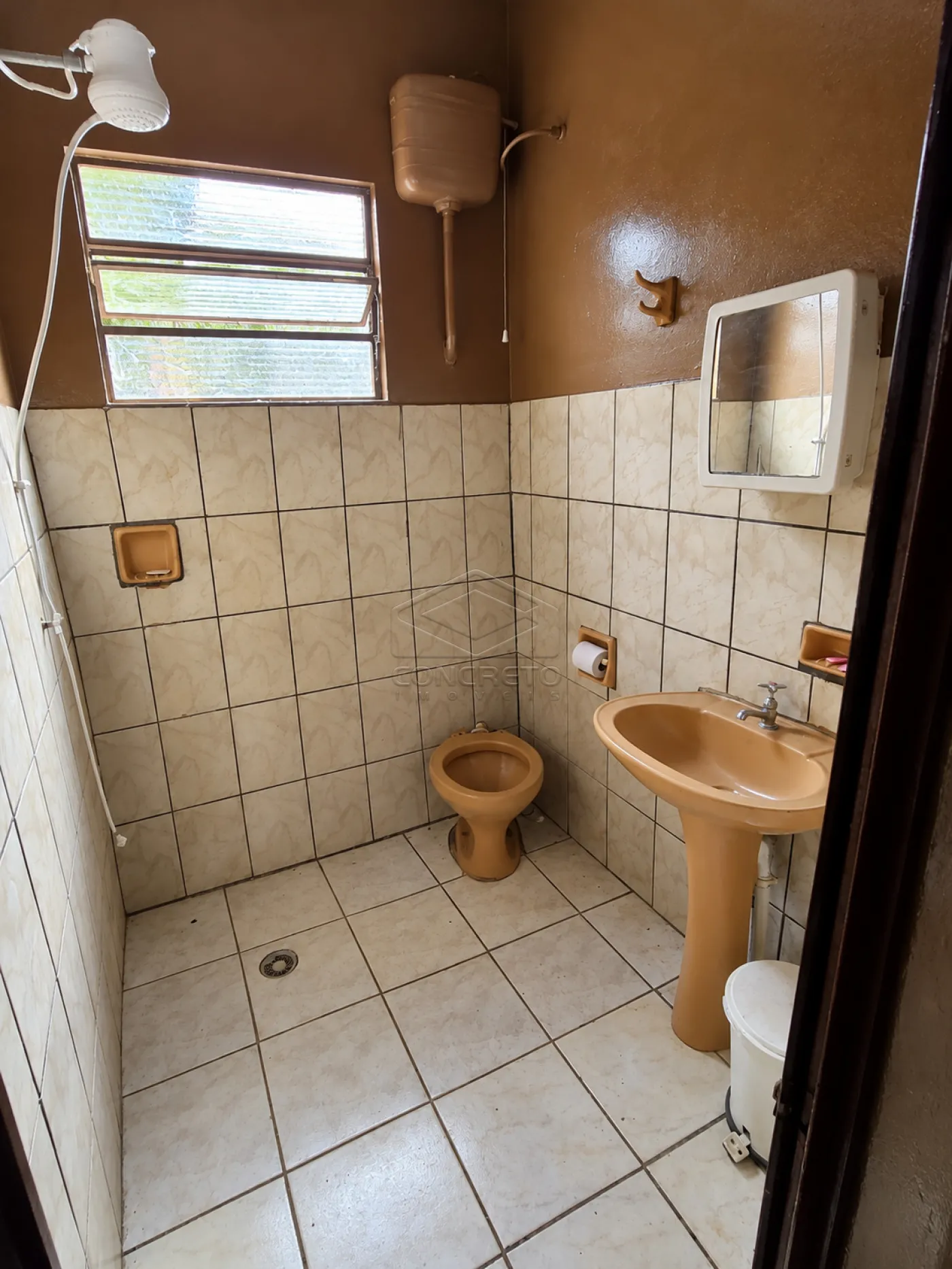 Alugar Casa / Padr&atilde;o em Len&ccedil;&oacute;is Paulista R$ 1.500,00 - Foto 8