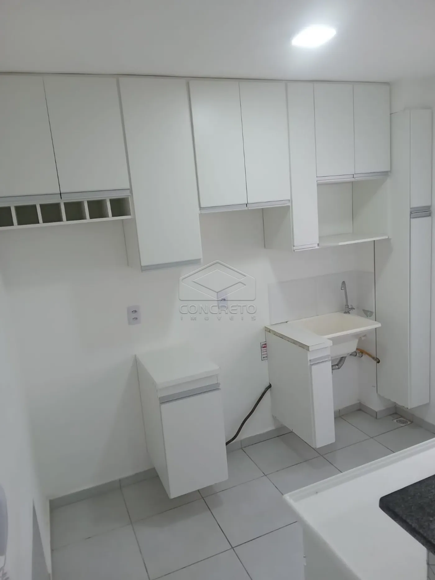 Comprar Apartamento / Padr&atilde;o em Botucatu R$ 205.000,00 - Foto 2