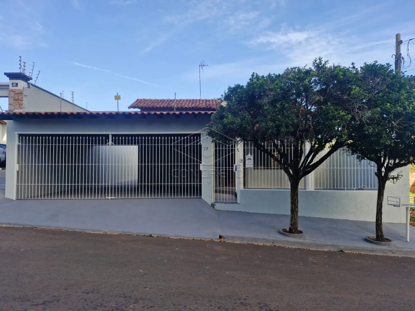 Alugar Casa / Padr&atilde;o em Len&ccedil;&oacute;is Paulista R$ 3.300,00 - Foto 2