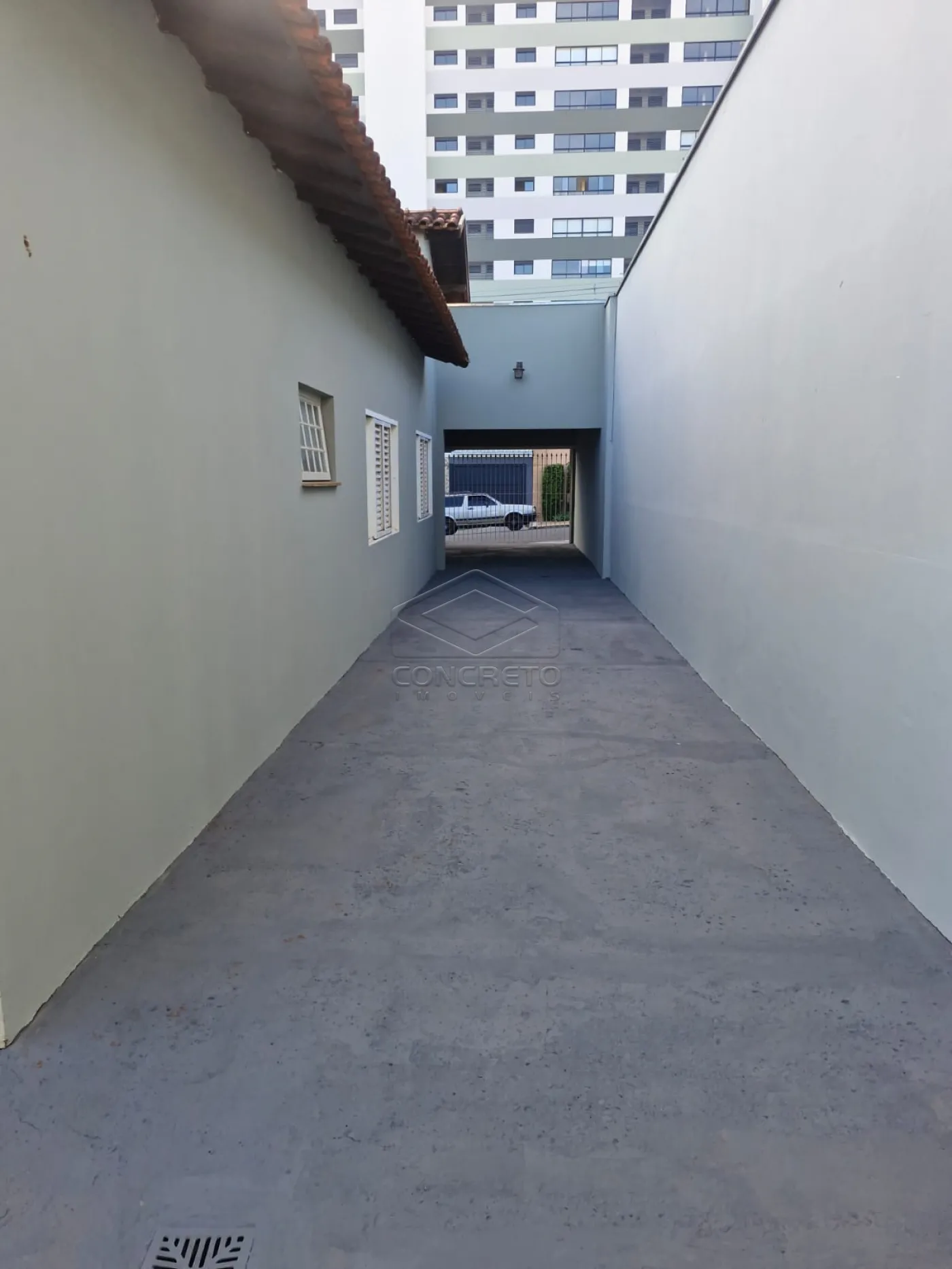 Alugar Casa / Padr&atilde;o em Len&ccedil;&oacute;is Paulista R$ 3.300,00 - Foto 4