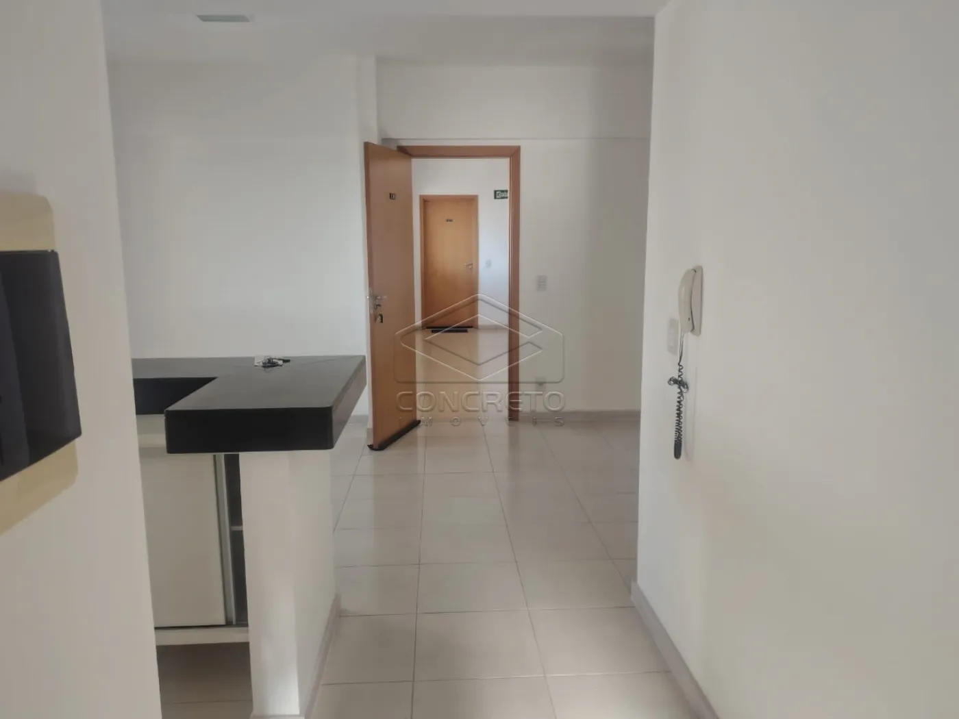 Alugar Apartamento / Padr&atilde;o em Len&ccedil;&oacute;is Paulista R$ 1.800,00 - Foto 1