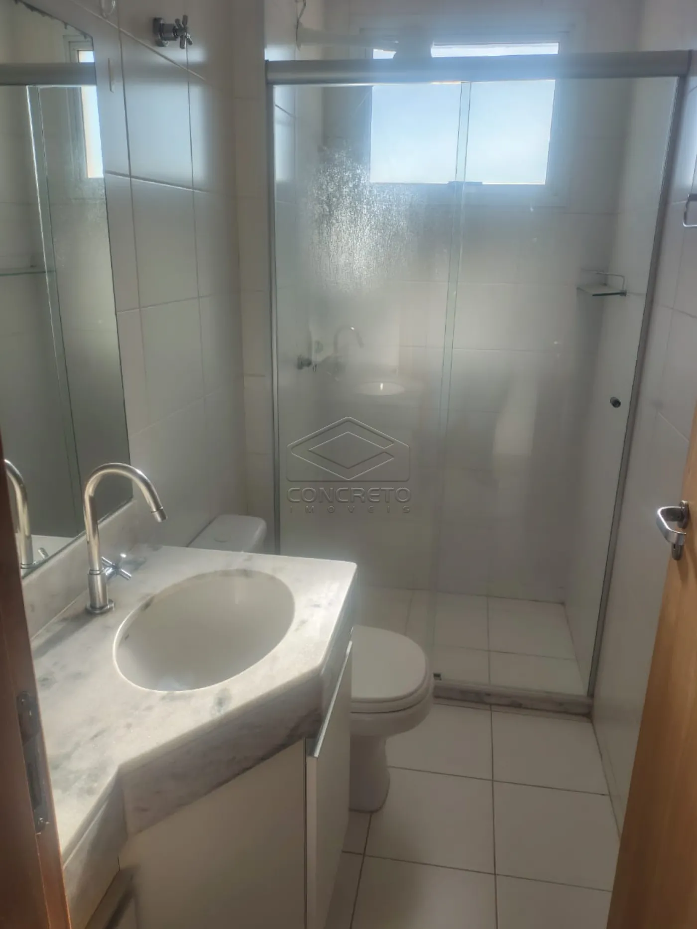 Alugar Apartamento / Padr&atilde;o em Len&ccedil;&oacute;is Paulista R$ 1.800,00 - Foto 3