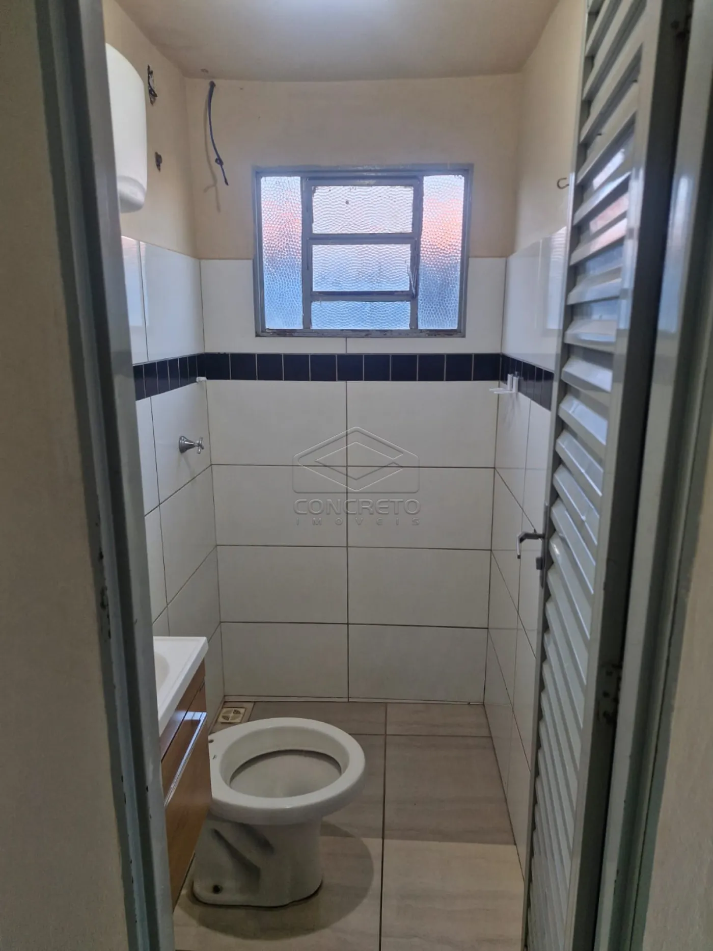 Alugar Casa / Resid&ecirc;ncia em Len&ccedil;&oacute;is Paulista R$ 1.500,00 - Foto 1