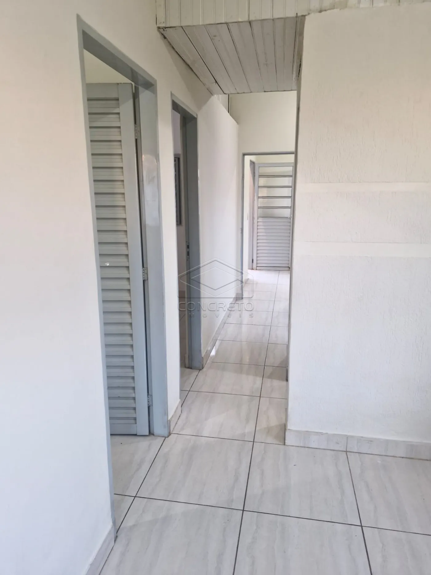 Alugar Casa / Resid&ecirc;ncia em Len&ccedil;&oacute;is Paulista R$ 1.500,00 - Foto 2