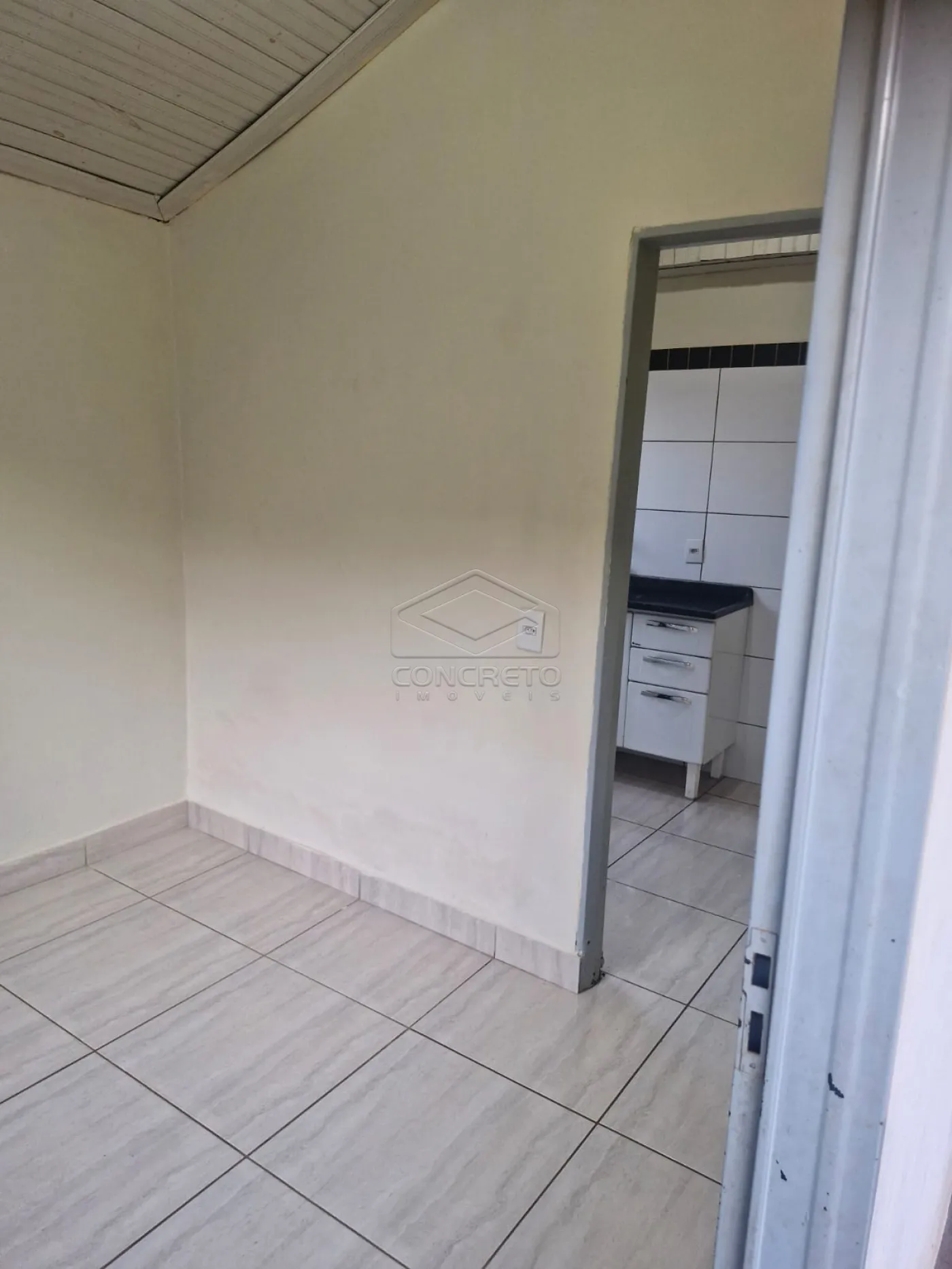 Alugar Casa / Resid&ecirc;ncia em Len&ccedil;&oacute;is Paulista R$ 1.500,00 - Foto 6