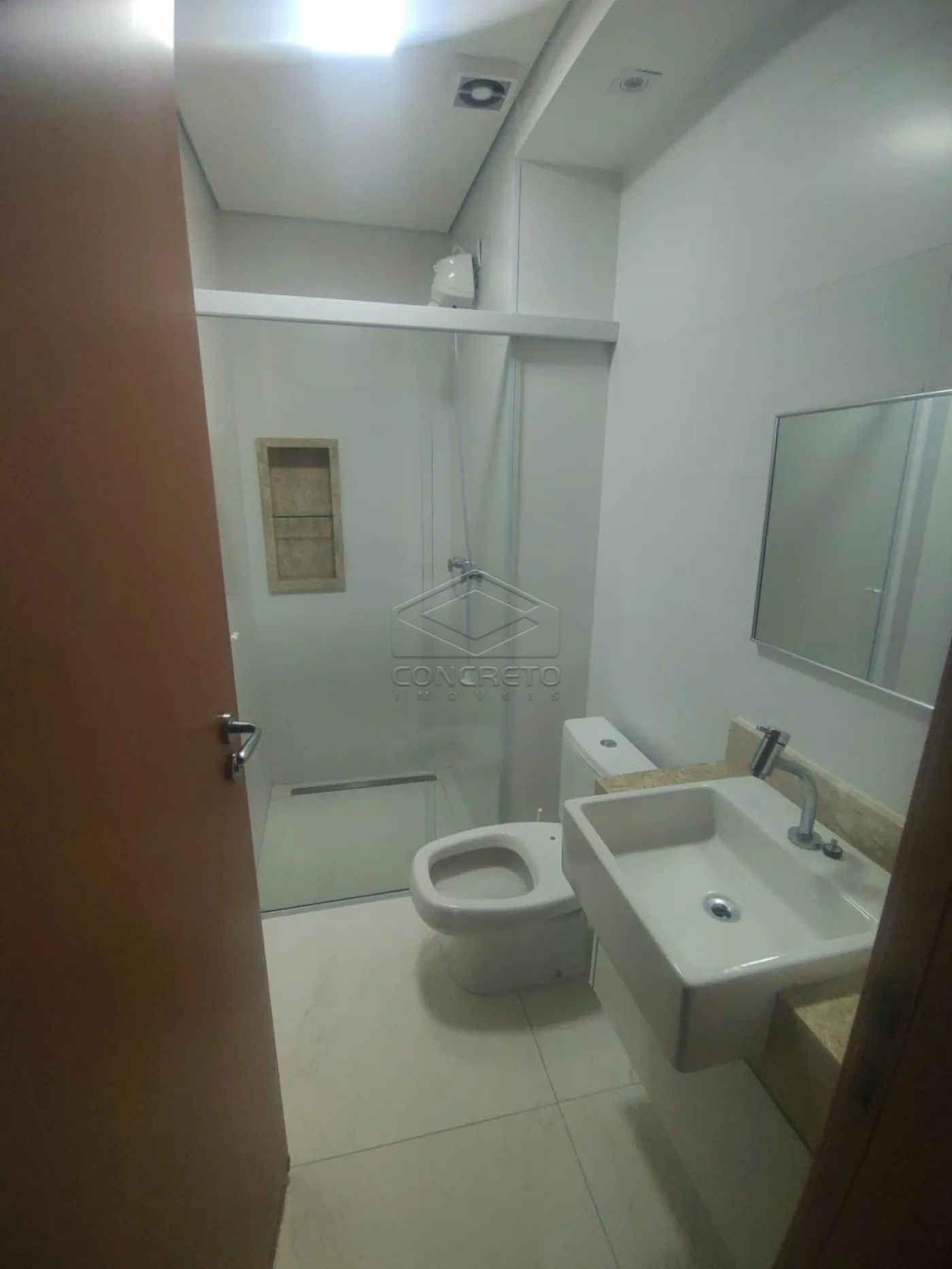 Alugar Apartamento / Padr&atilde;o em Len&ccedil;&oacute;is Paulista R$ 2.250,00 - Foto 3