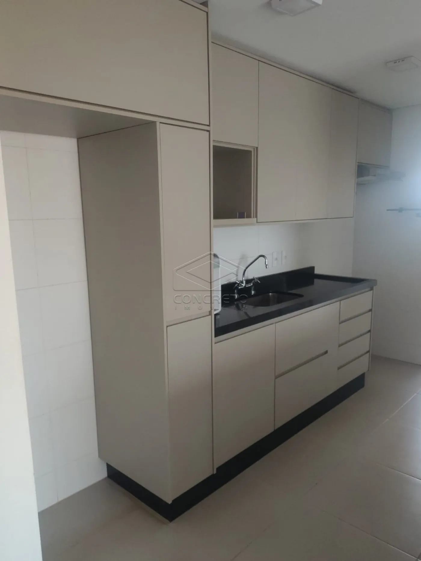 Alugar Apartamento / Padr&atilde;o em Len&ccedil;&oacute;is Paulista R$ 2.250,00 - Foto 12