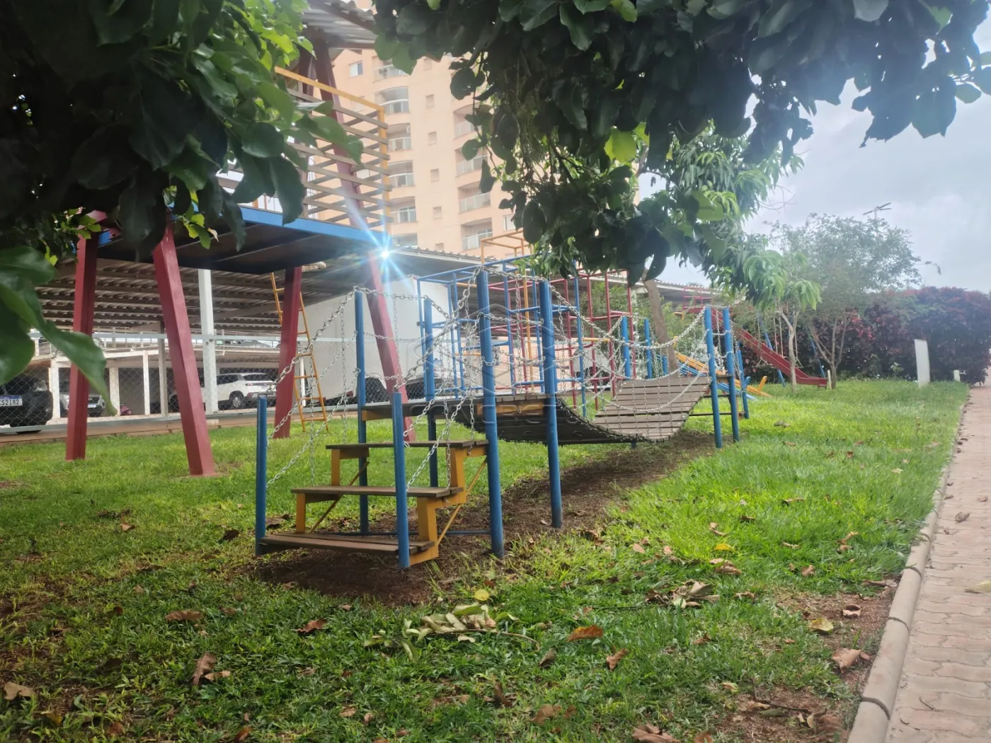 Alugar Apartamento / Padr&atilde;o em Len&ccedil;&oacute;is Paulista R$ 2.250,00 - Foto 15