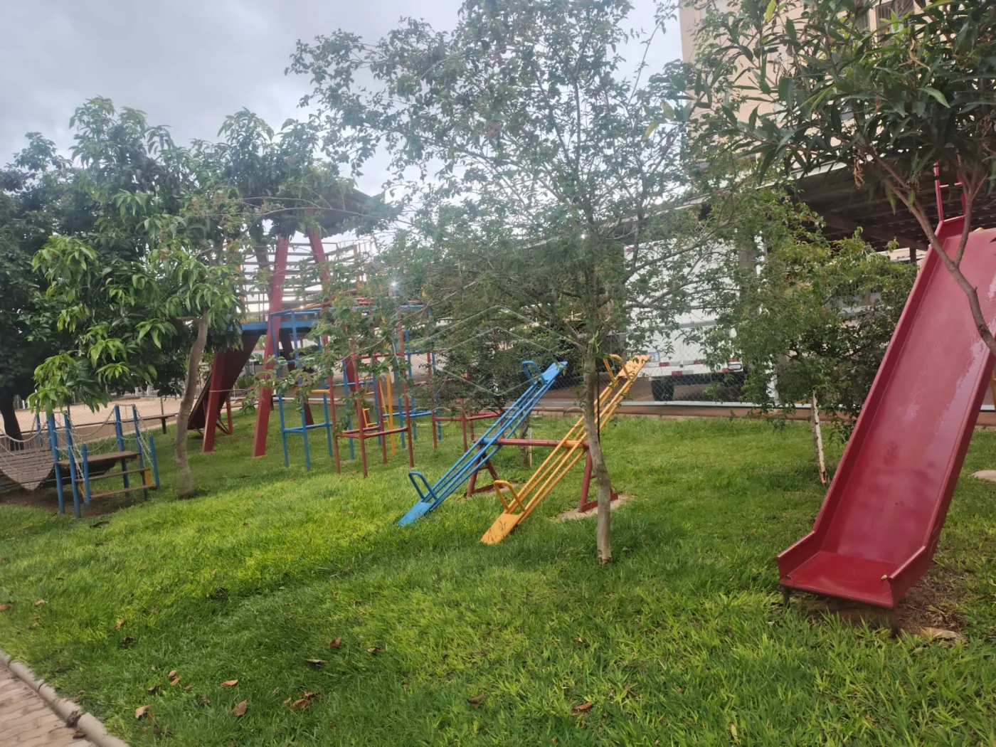 Alugar Apartamento / Padr&atilde;o em Len&ccedil;&oacute;is Paulista R$ 2.250,00 - Foto 16