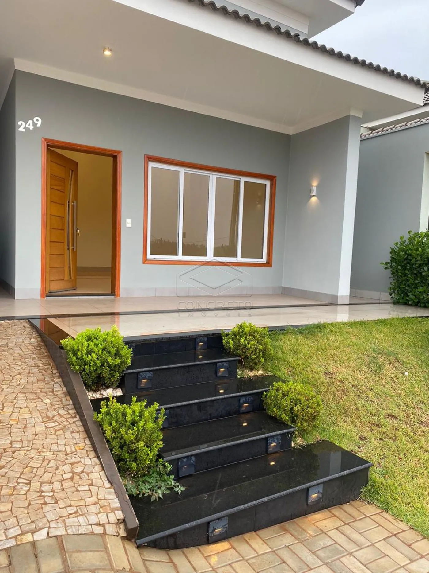 Alugar Casa / Padr&atilde;o em Len&ccedil;&oacute;is Paulista R$ 5.900,00 - Foto 1